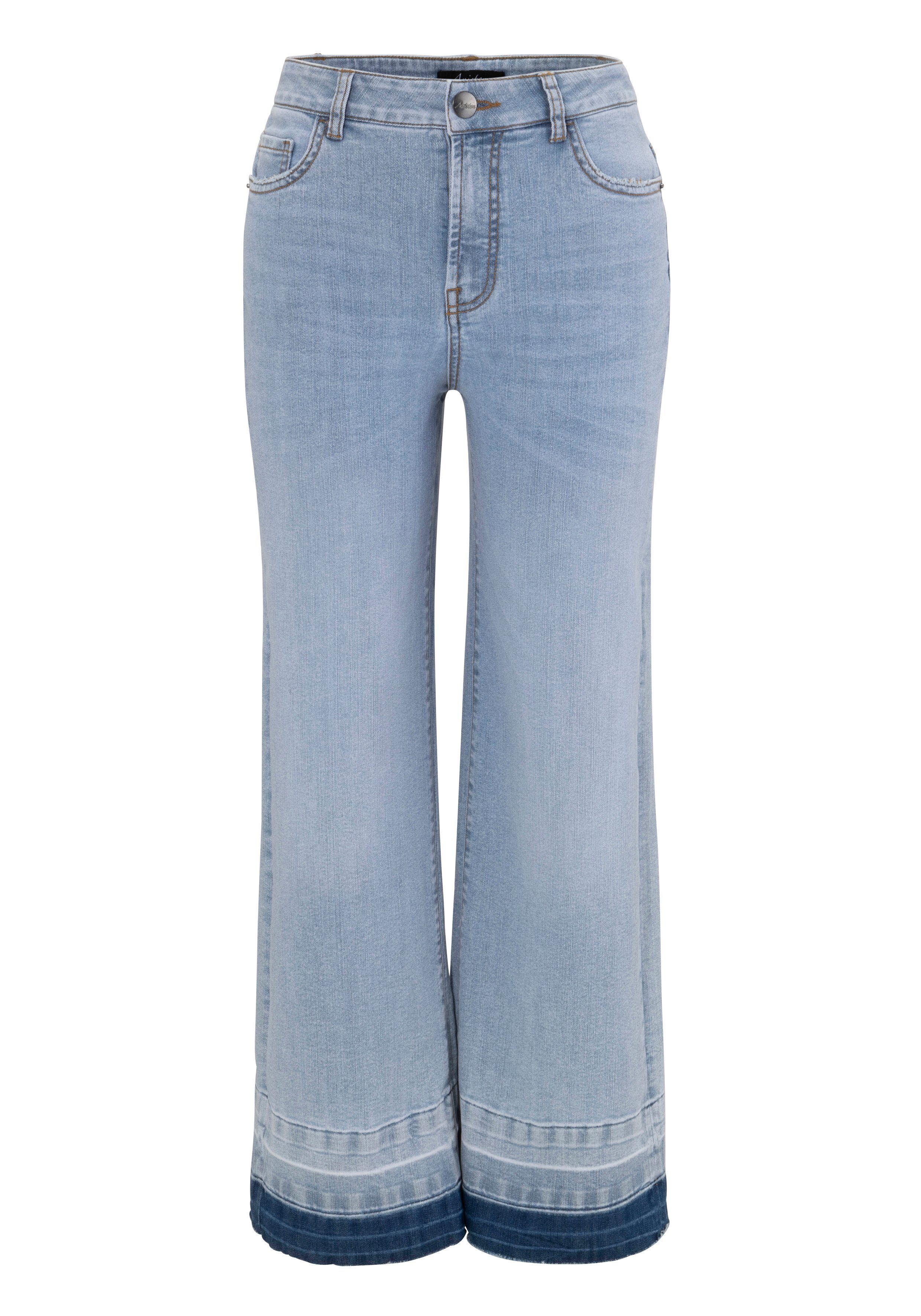 Aniston CASUAL Straight-Jeans mit trendiger Waschung am leicht ausgefranstem Saum. Reduzierter Preis € 37,99. Unverbindliche Preisempfehlung € 59,99