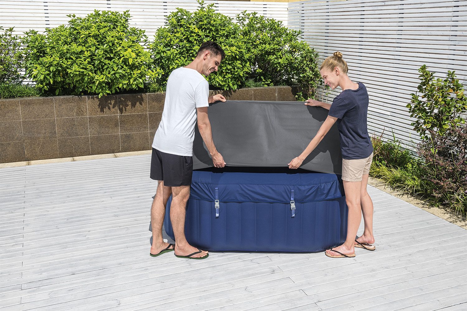 Bestway Pool-Abdeckplane LAY-Z-SPA® Xtras EnergySense® Plus (Packung, 1-St., Für eckige Whirlpools bis 180 x 180 x 71 cm), Erhöht die Energieeffizienz um bis zu 40 %