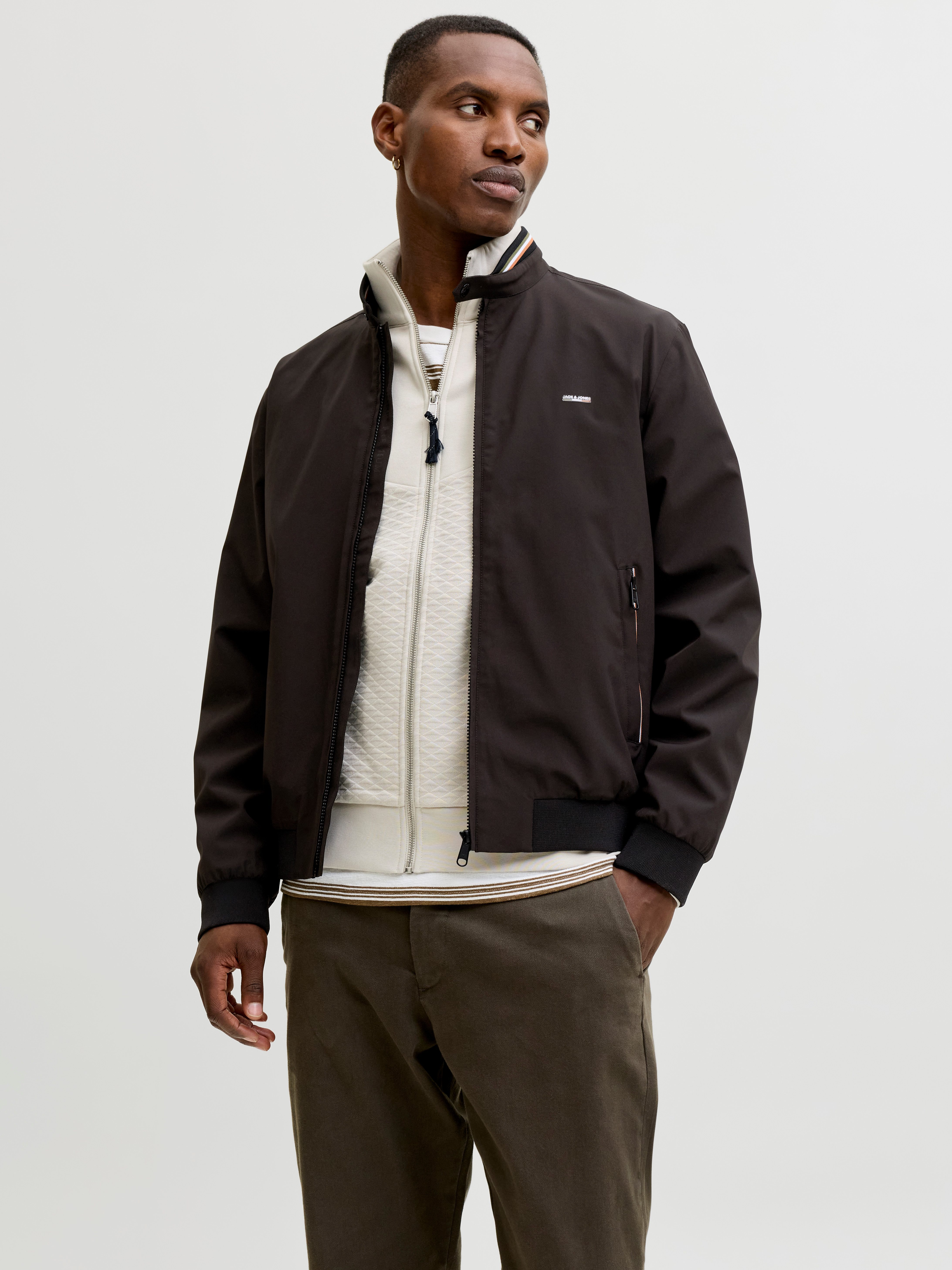 Jack & Jones Bomberjacke JPRBLUBRAD BOMBER JACKET SN Materialmix, regular fit