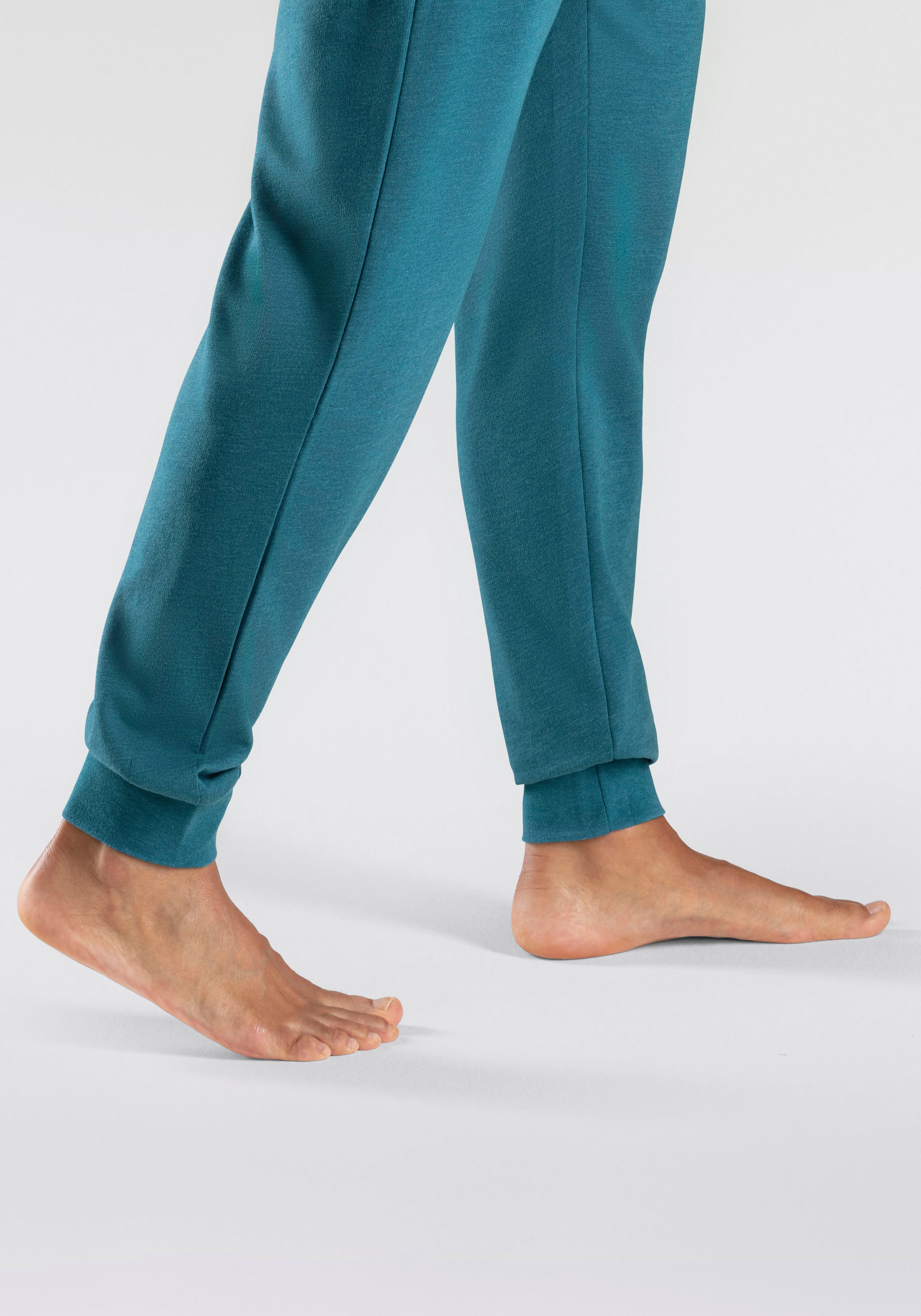 Bench. Loungewear Sweathose Jogginghose mit Kordel, aus Baumwoll-Mix