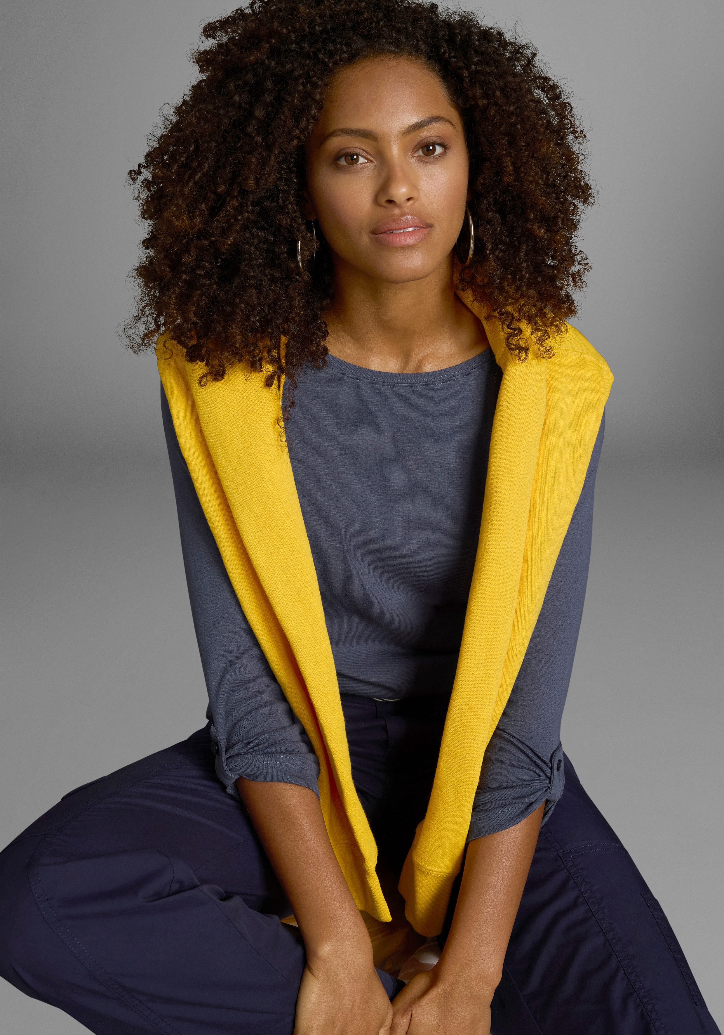 KangaROOS Langarmshirt mit Krempelärmeln, sehr figurbetont, aus Rippware günstig online kaufen