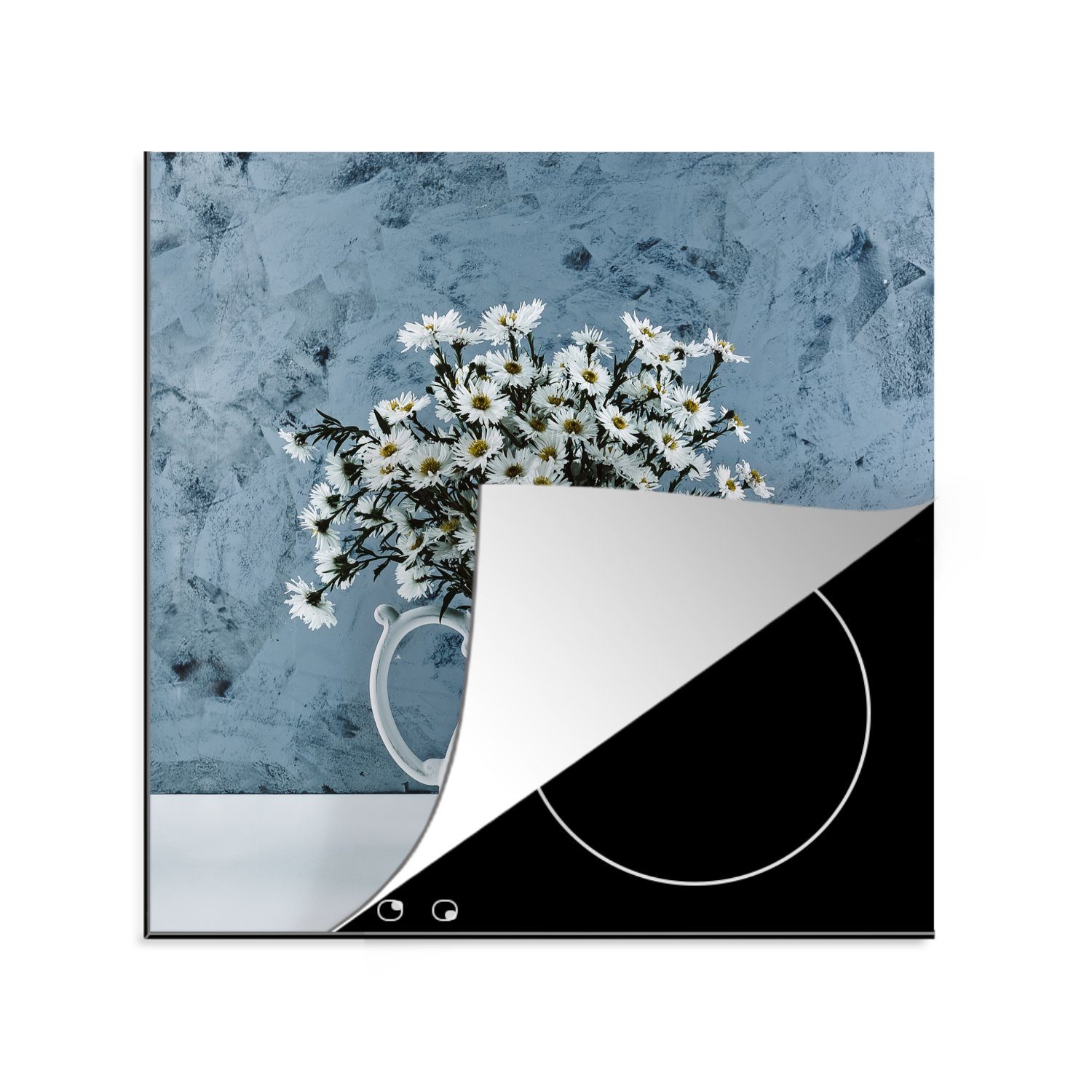 MuchoWow Herdblende-/Abdeckplatte Ein Asternstrauß in einer weißen Vase, Vinyl, (1 tlg), 78x78 cm, Ceranfeldabdeckung, Arbeitsplatte für küche | Herdabdeckplatten
