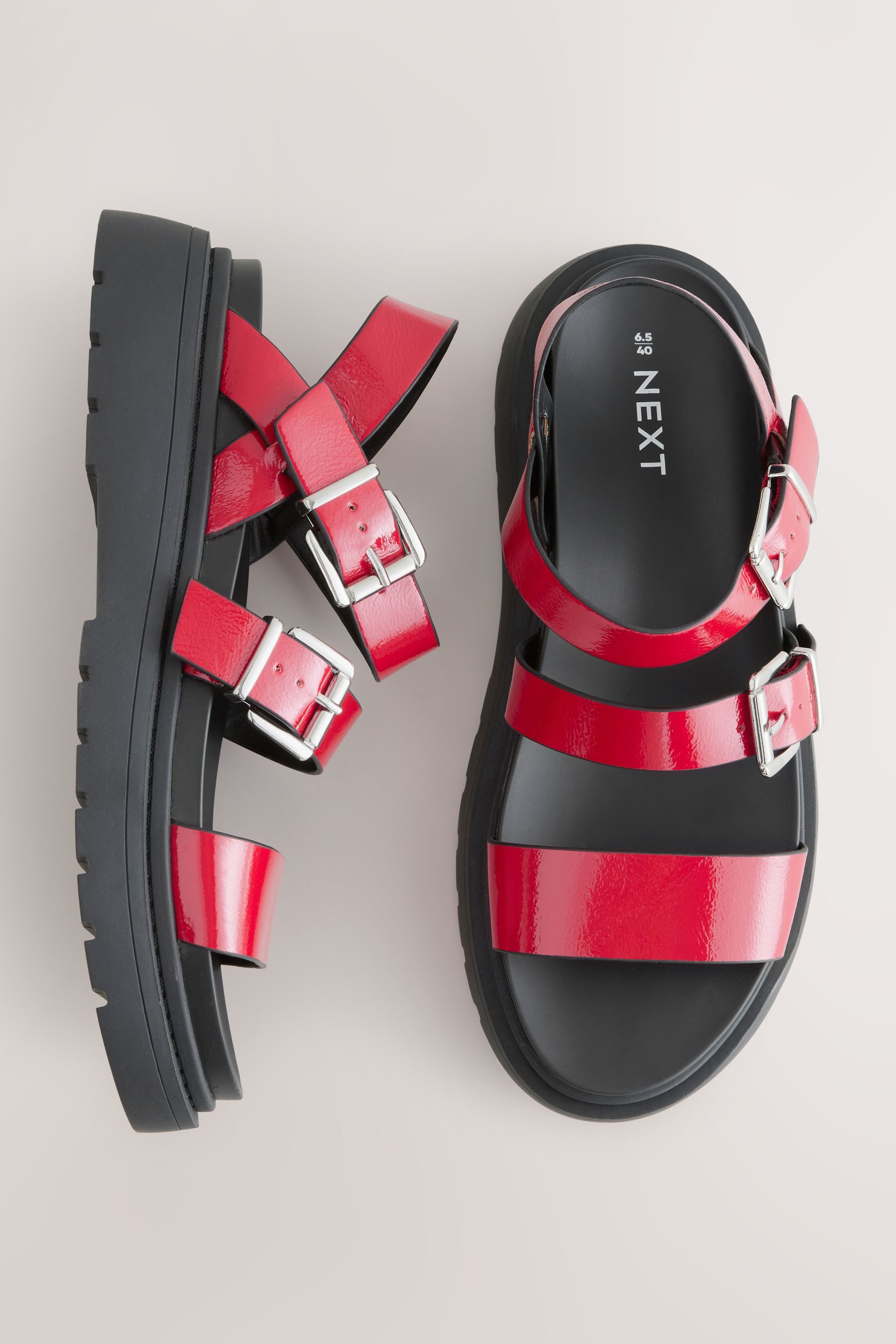 Next Sandale mit prägnanter Schnalle Keilsandalette günstig online kaufen