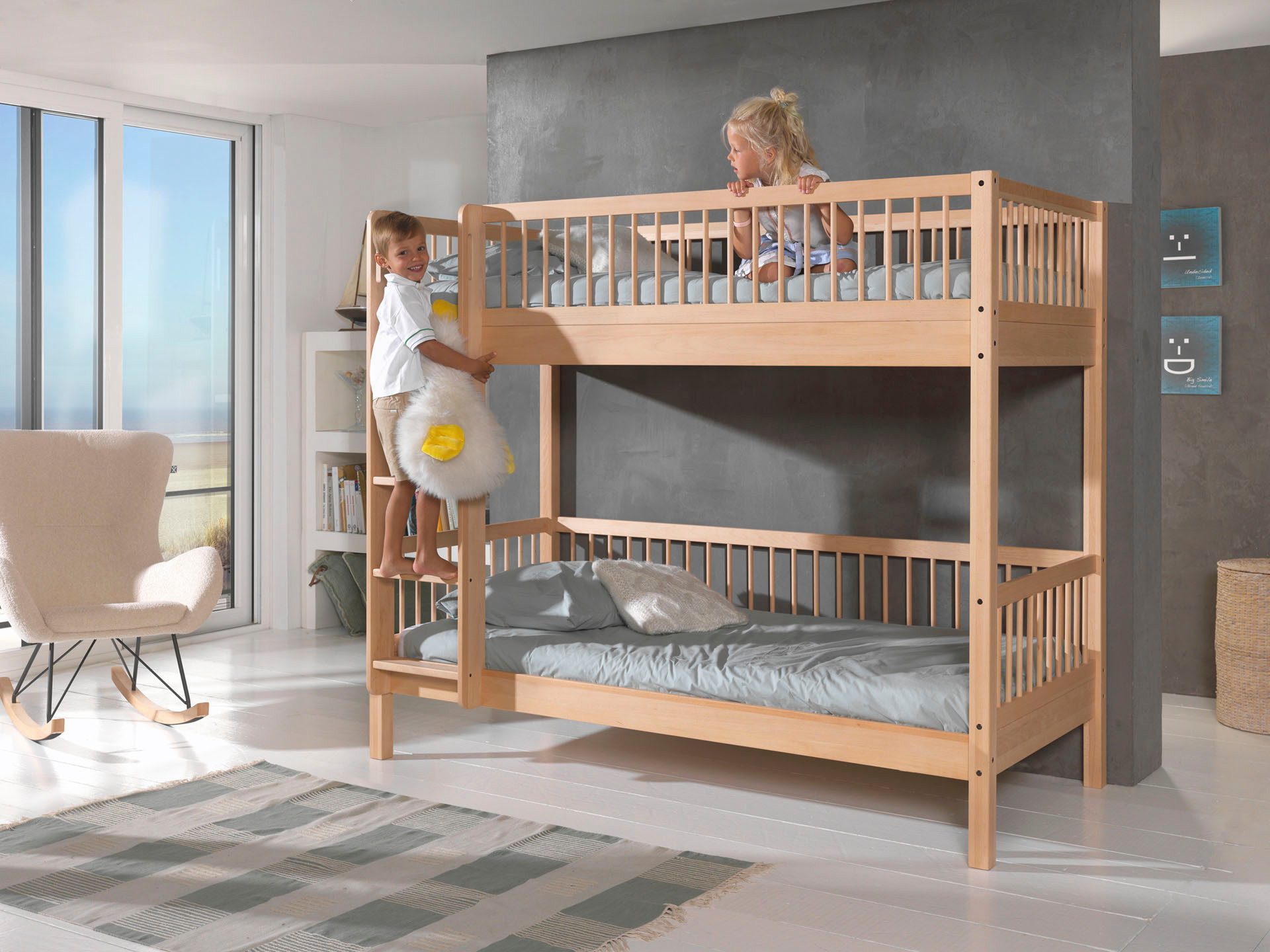 Vipack Etagenbett Forrest in Buche massiv natur lackiert, umlaufende Sprossen-Optik (2 Liegeflächen 90/200 cm, Pfostenstärke 55x55 mm, stabil gebaut), inkl. Rolllattenroste, ideale Raumnutzung im Kinderzimmer