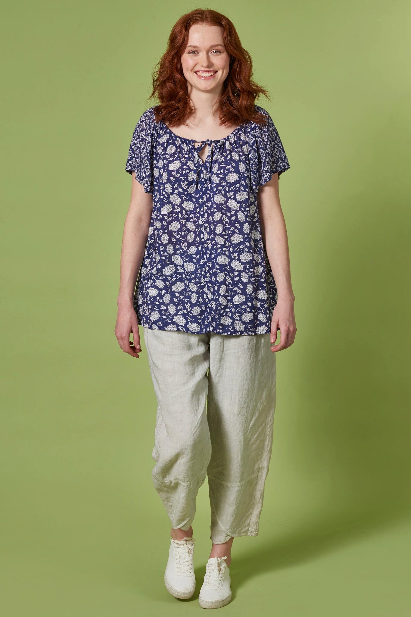 Himalaya Clothing Schlupfbluse Kurzarmbluse aus weich fallender Viskose mit Floral-Patchwork-Muster Zarte Bluse Damen Viskose Bluse mit Tunnelzug – Bild 5 von 5