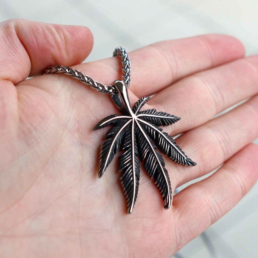 DALMARO Kette mit Anhänger Lederkette Edelstahlkette 316L CANNABIS, Herren günstig online kaufen