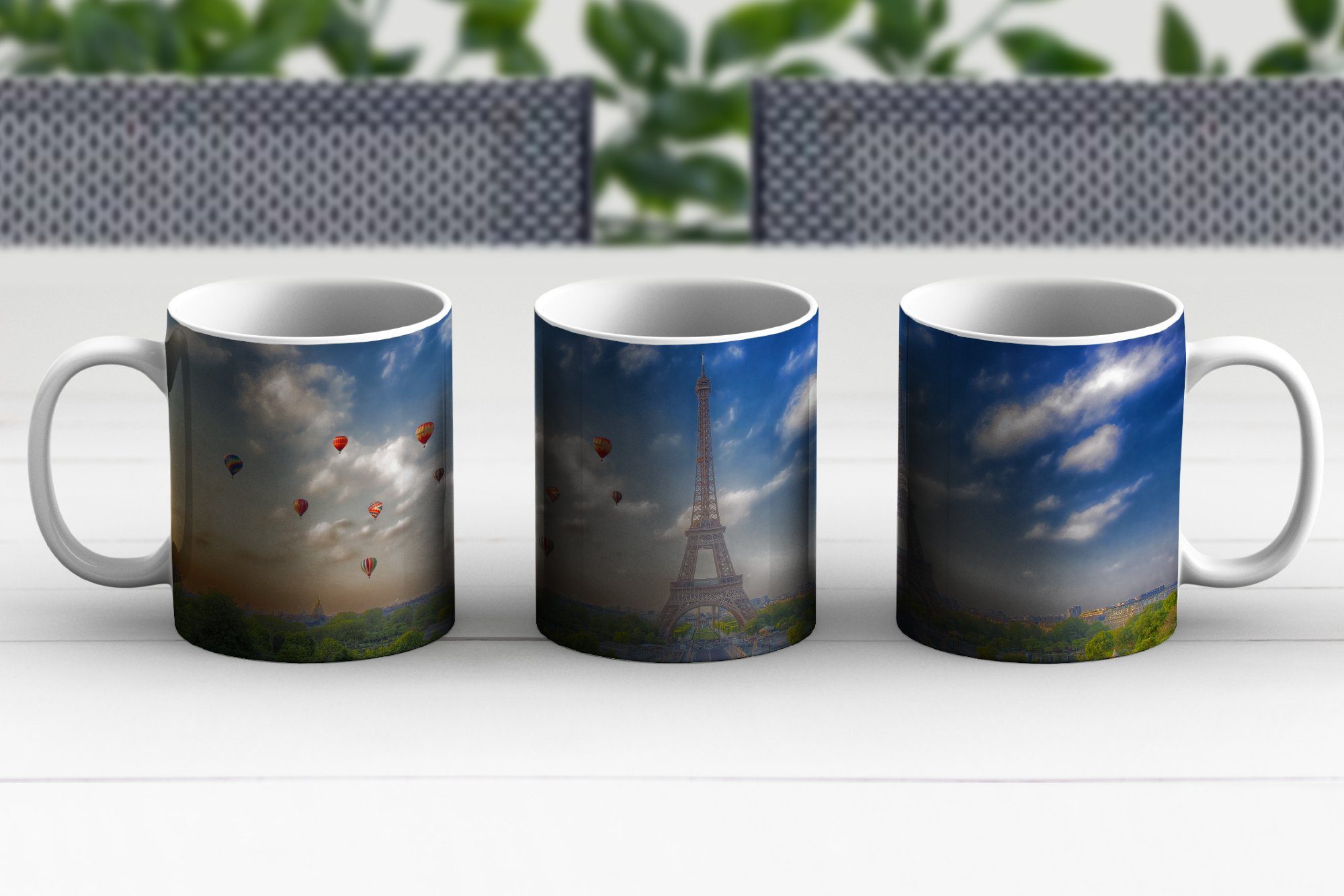 Tasse Paris, Kaffeetassen, Teetasse, Eiffelturm im mit über Geschenk MuchoWow Becher, Hintergrund Heißluftballons Keramik, Der Teetasse,