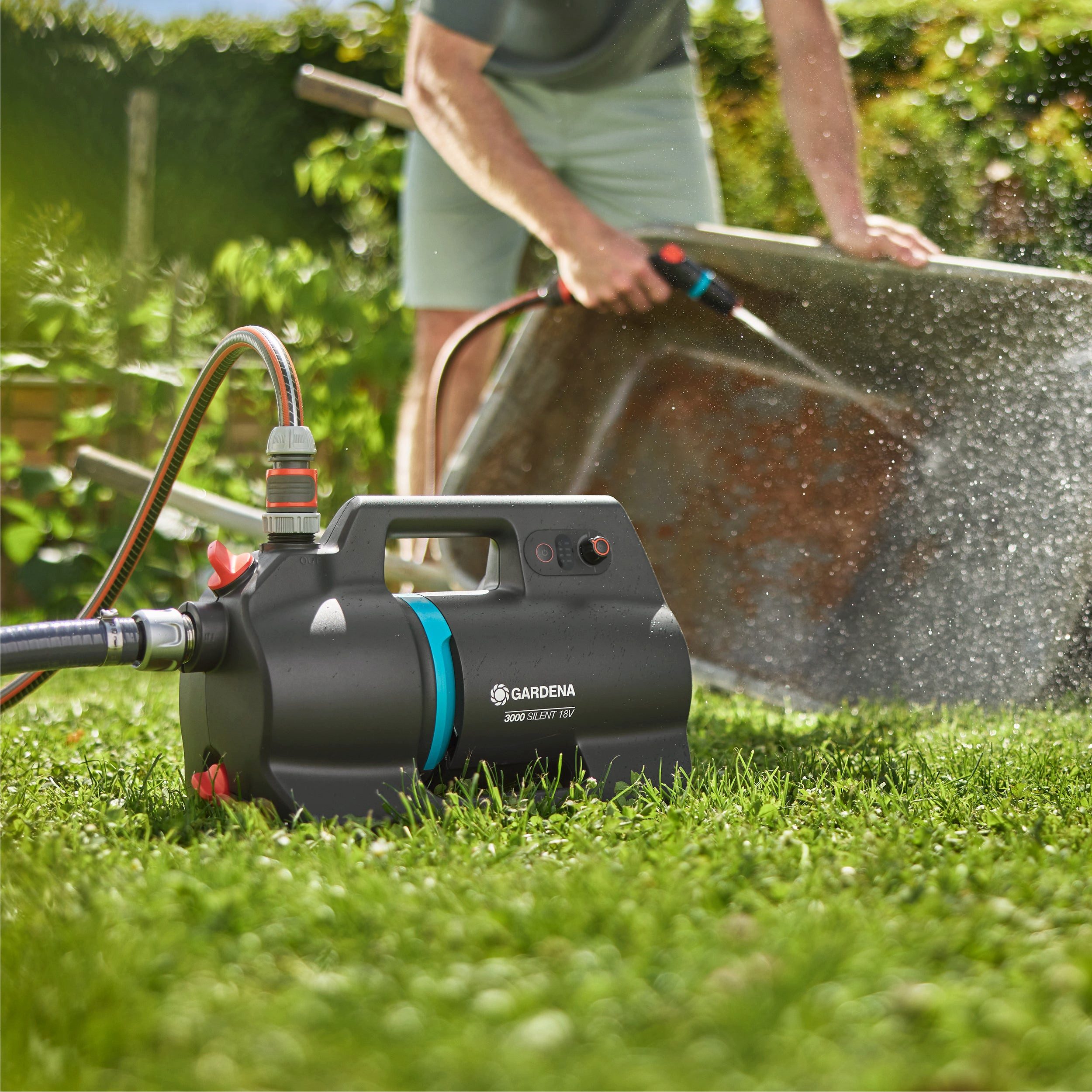 GARDENA Akku-Gartenpumpe 3000 Silent 18V P4A Ready-To-Use Set, 1,6 m 180W, 3 bar, Inkl. Akku und Ladegerät