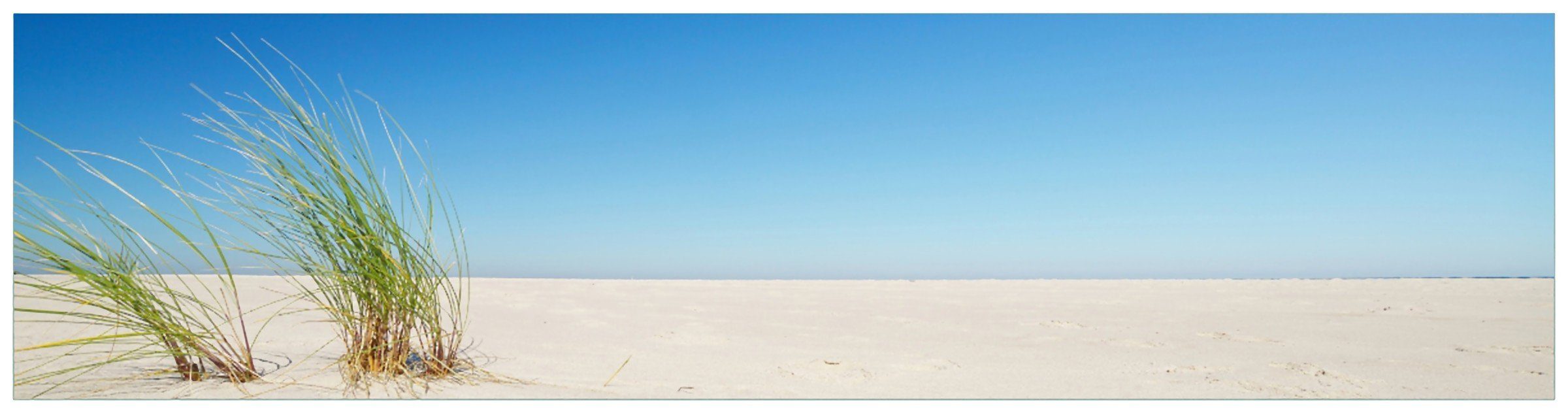 Wallario Küchenrückwand Sandstrand unter blauem Himmel, (1-tlg)