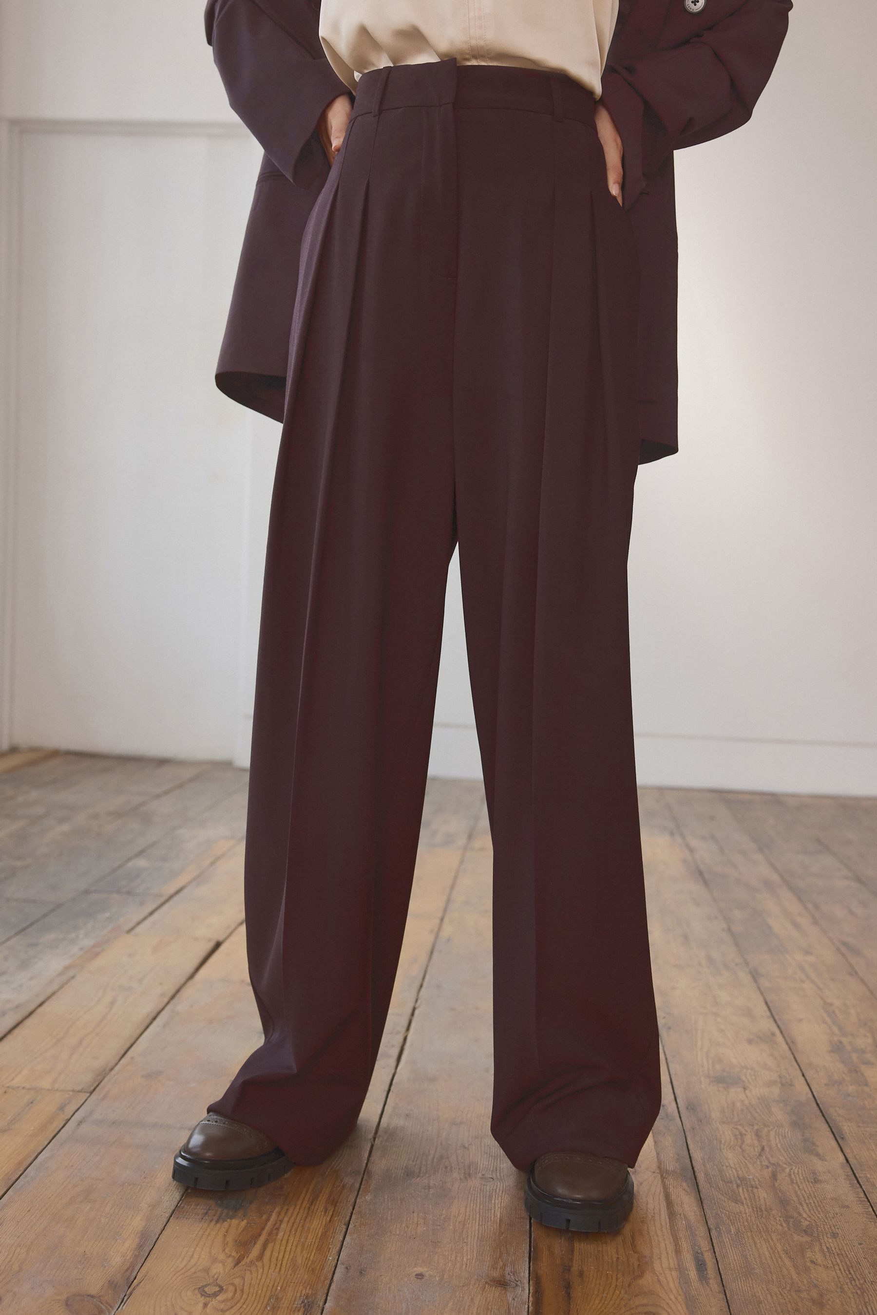 Next Anzughose Premium Staight Fit Hose aus Wollgemisch (1-tlg)