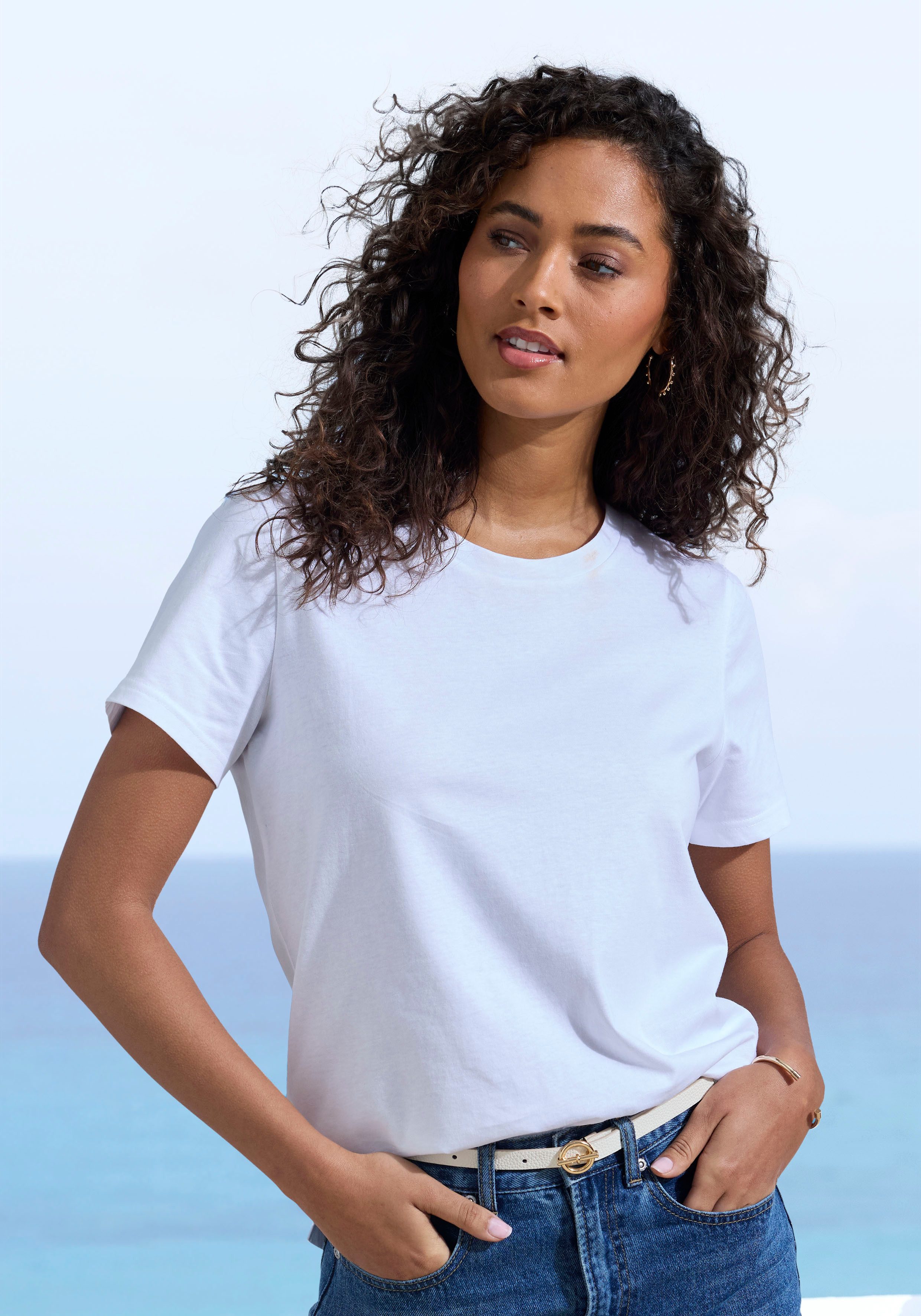 Beachtime T-Shirt mit modischem Schlitz am Saum aus hochwertiger Baumwoll-Qualität