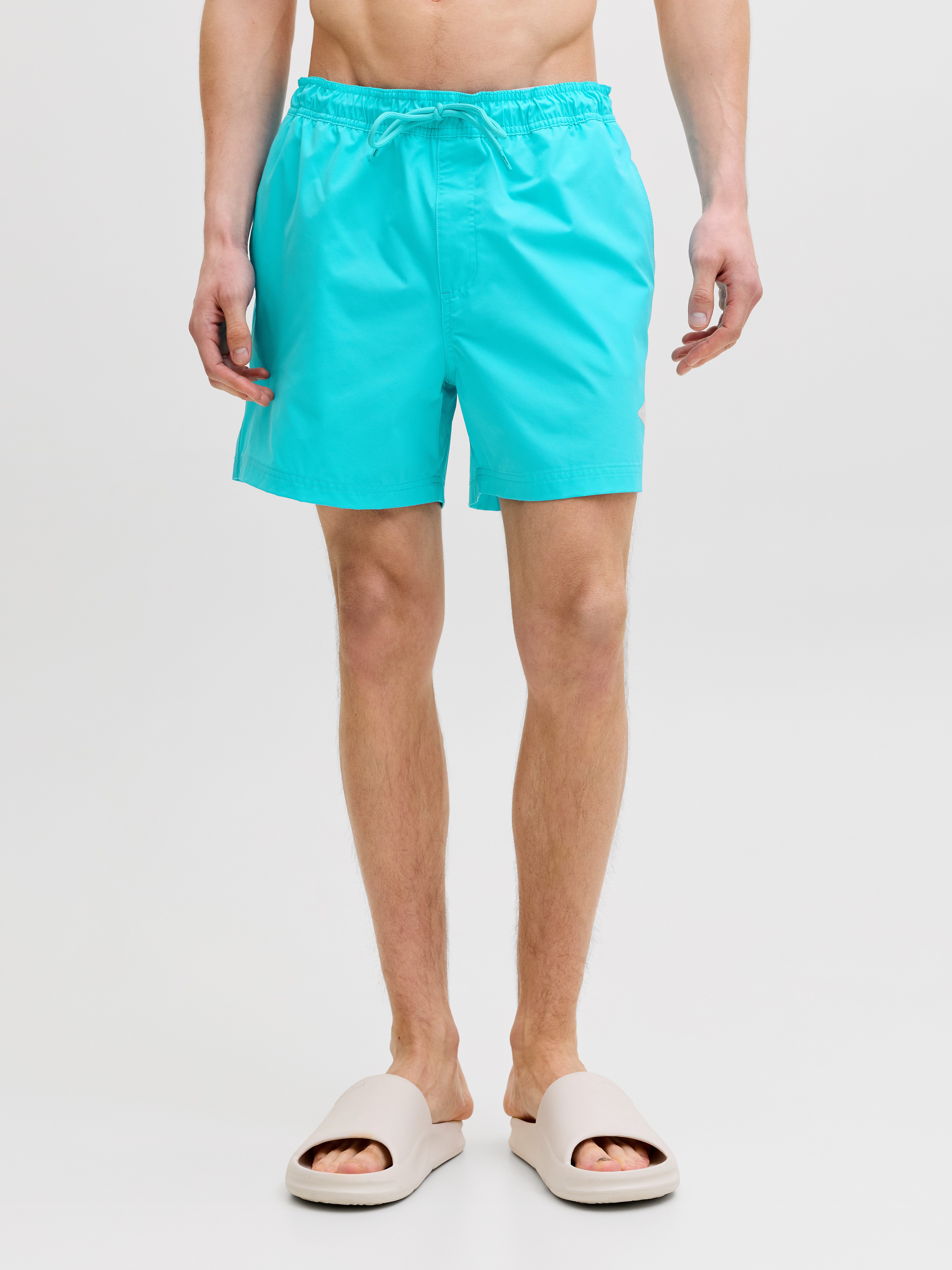 Jack & Jones Badeshorts JPSTMAUI TROPIC SOLID SWIM SHORTS SN Kunstfaser, normal geschnitten