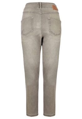ANGELS Relax-fit-Jeans Mom-Jeans Holly mit Light Denim mit Label-Applikationen