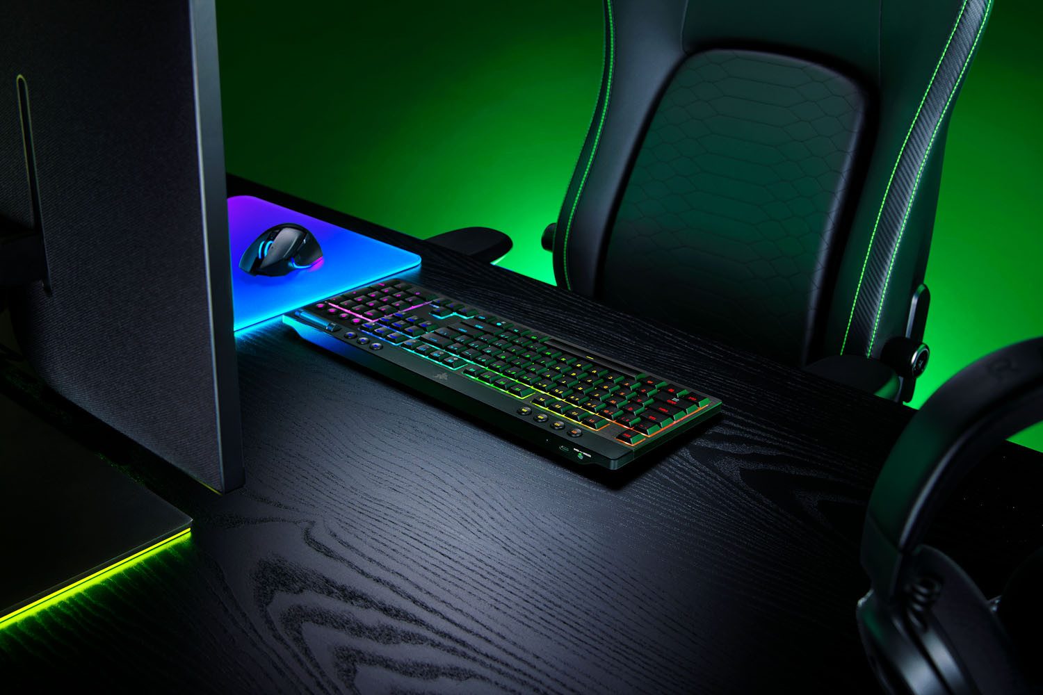 RAZER BlackWidow V4 Low Profile HyperSpeed Gaming-Tastatur – Bild 5 von 5