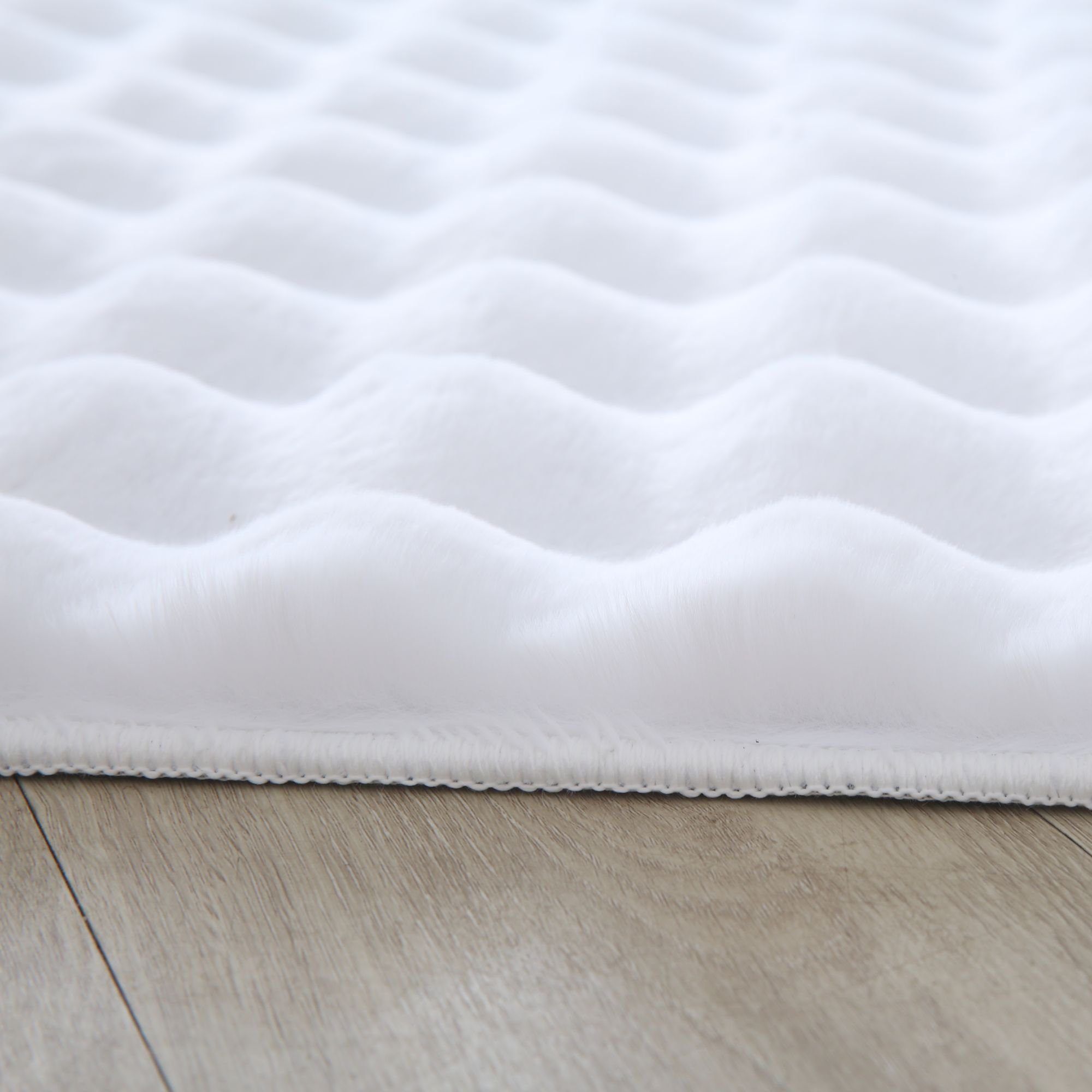 Weiß Unicolor Carpetsale24, Fellteppich Läufer, Plüsch mm, Wohnzimmer 25 Einfarbig Einfarbig, Höhe: Teppich Teppich Optik - Soft flauschig 3D