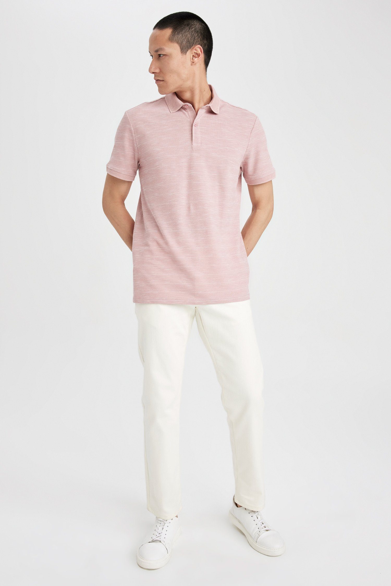 72, Poloshirt Brust: Poloshirt 91, MODERN DeFacto Hüfte: M, FIT, Taille: Körpergrösse: ModelGrösse: 1.86, 93