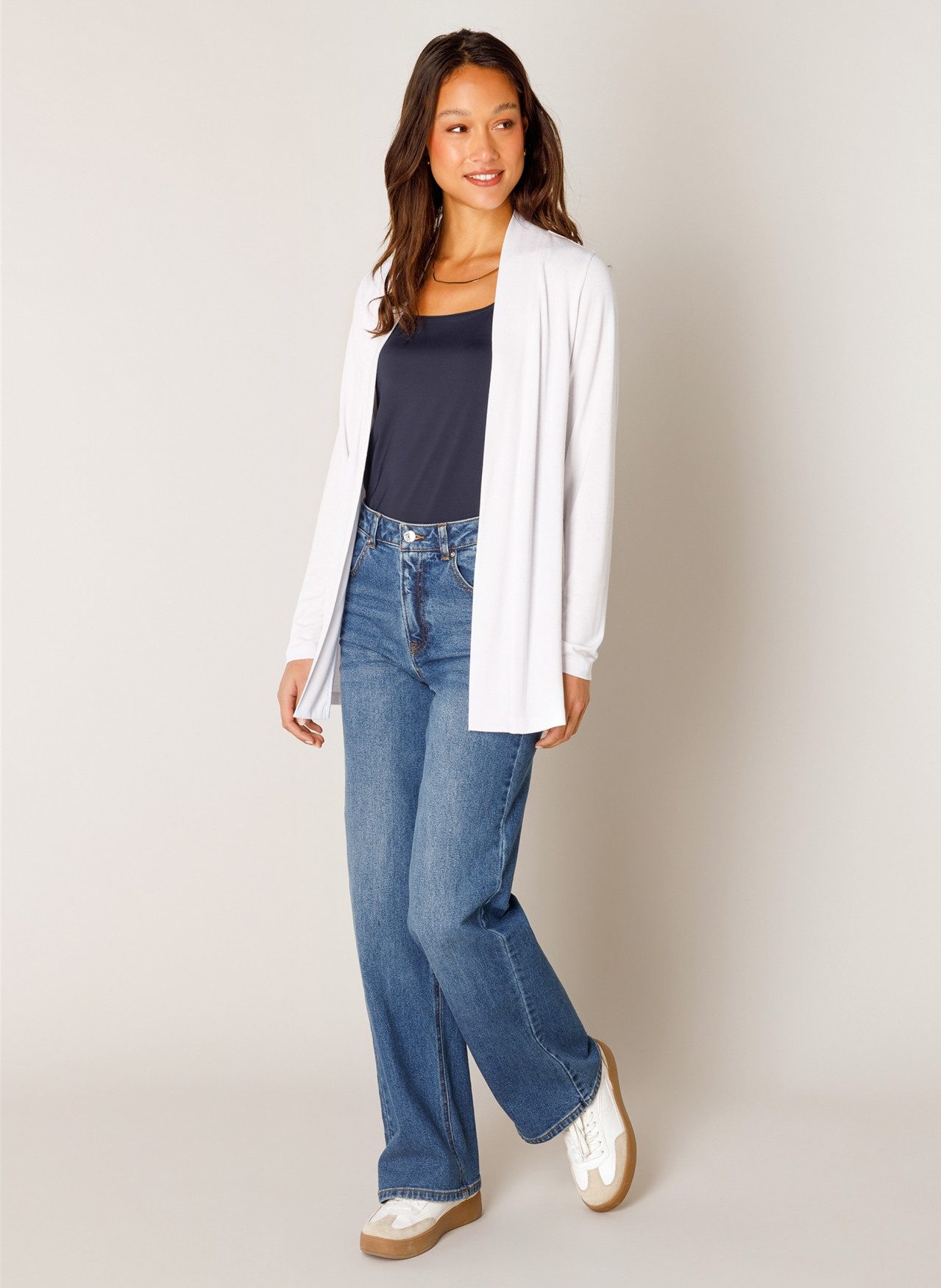 Base Level Strickjacke Yayla In elastischem Feinstrick