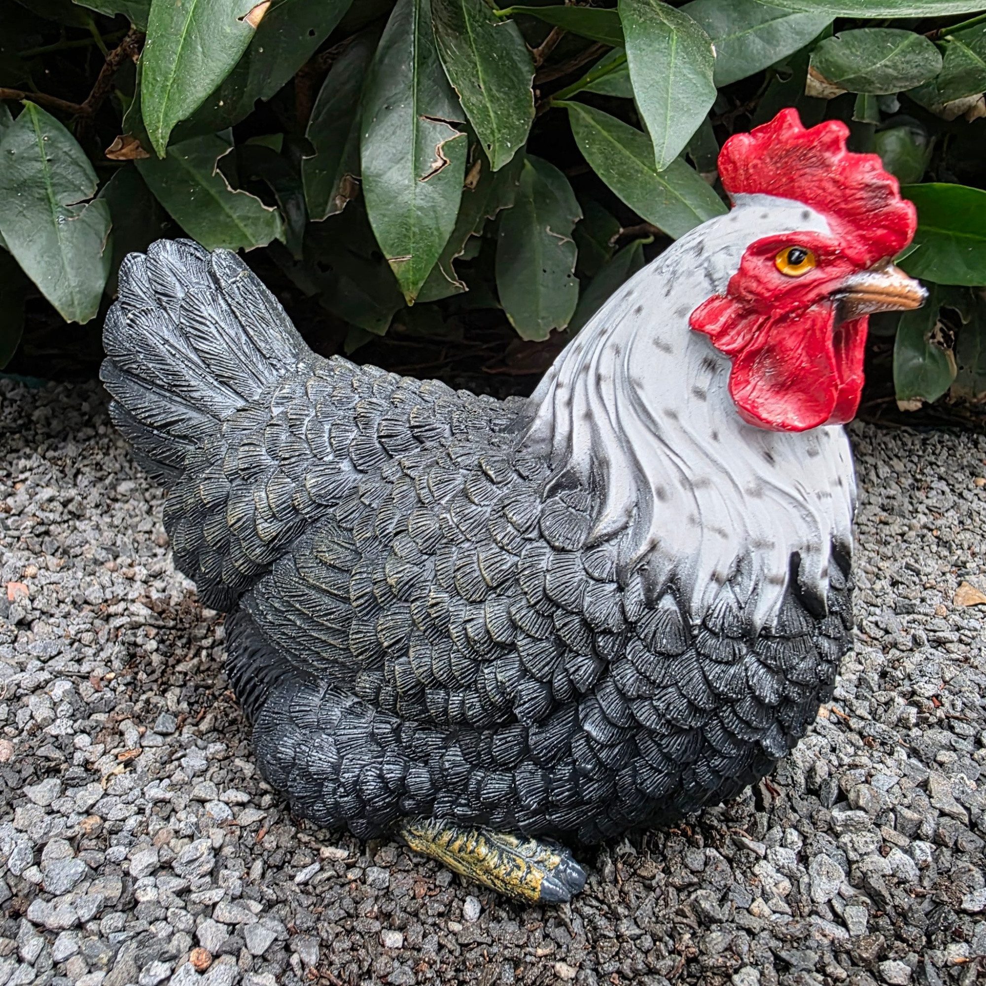 Aspinaworld Gartenfigur Huhn Figur sitzend schwarz 15 cm – für Pflanzschale