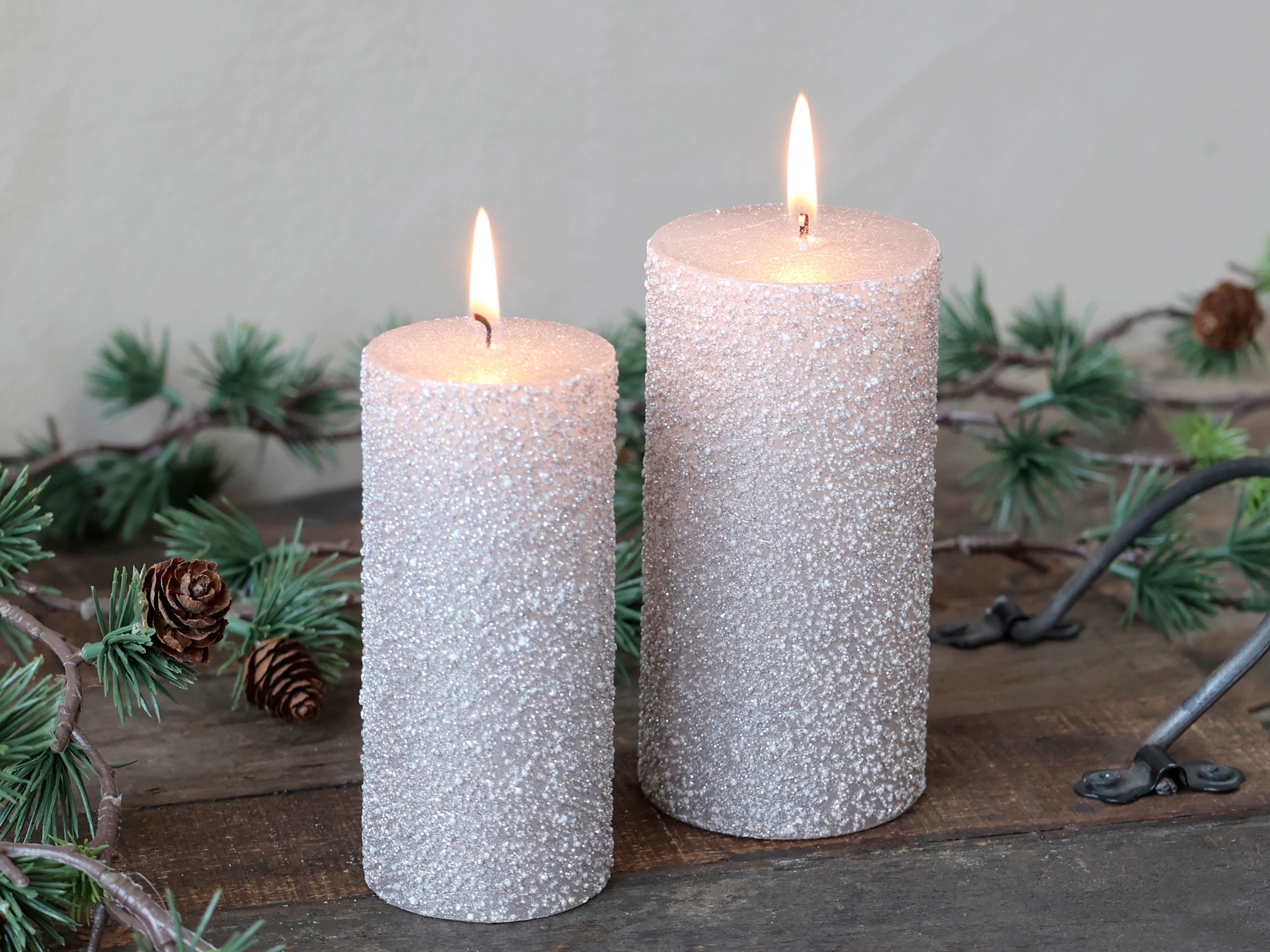 Chic Antique Stumpenkerze Stumpenkerze Macon Glitter Luxuskerze Weihnachtsdekoration, 100 % Paraffin, Glitterkerze, hochwertig, lange Brennzeit