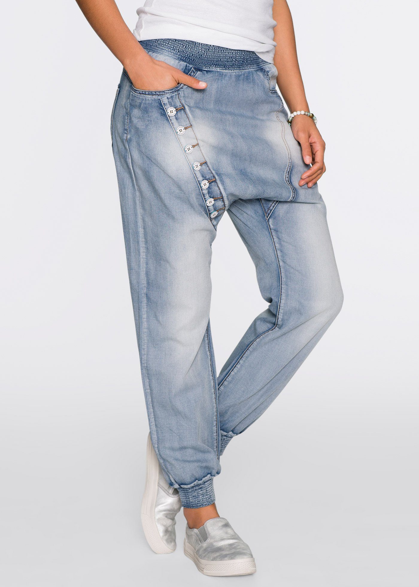 bonprix Regular-fit-Jeans »Ausgefallene Baggy Jeans mit schräger Knopfleiste  und gesmokten Bündchen« mit schräger Knopfleiste und gesmokten Bündchen  online kaufen | OTTO