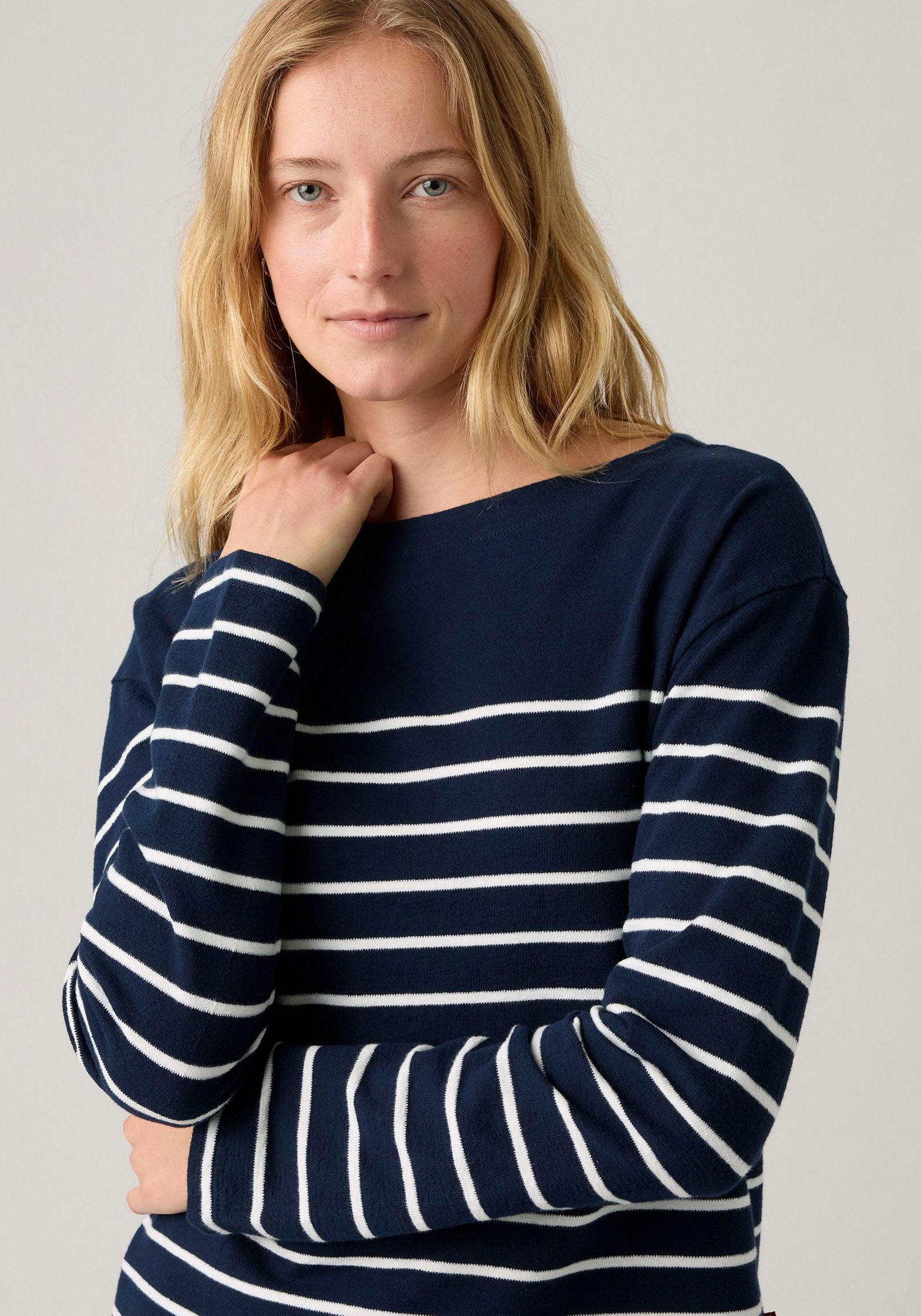 Levi's® Langarmshirt MARIN STRIPE TOP Saum mit kurzen Seitenschlitzen