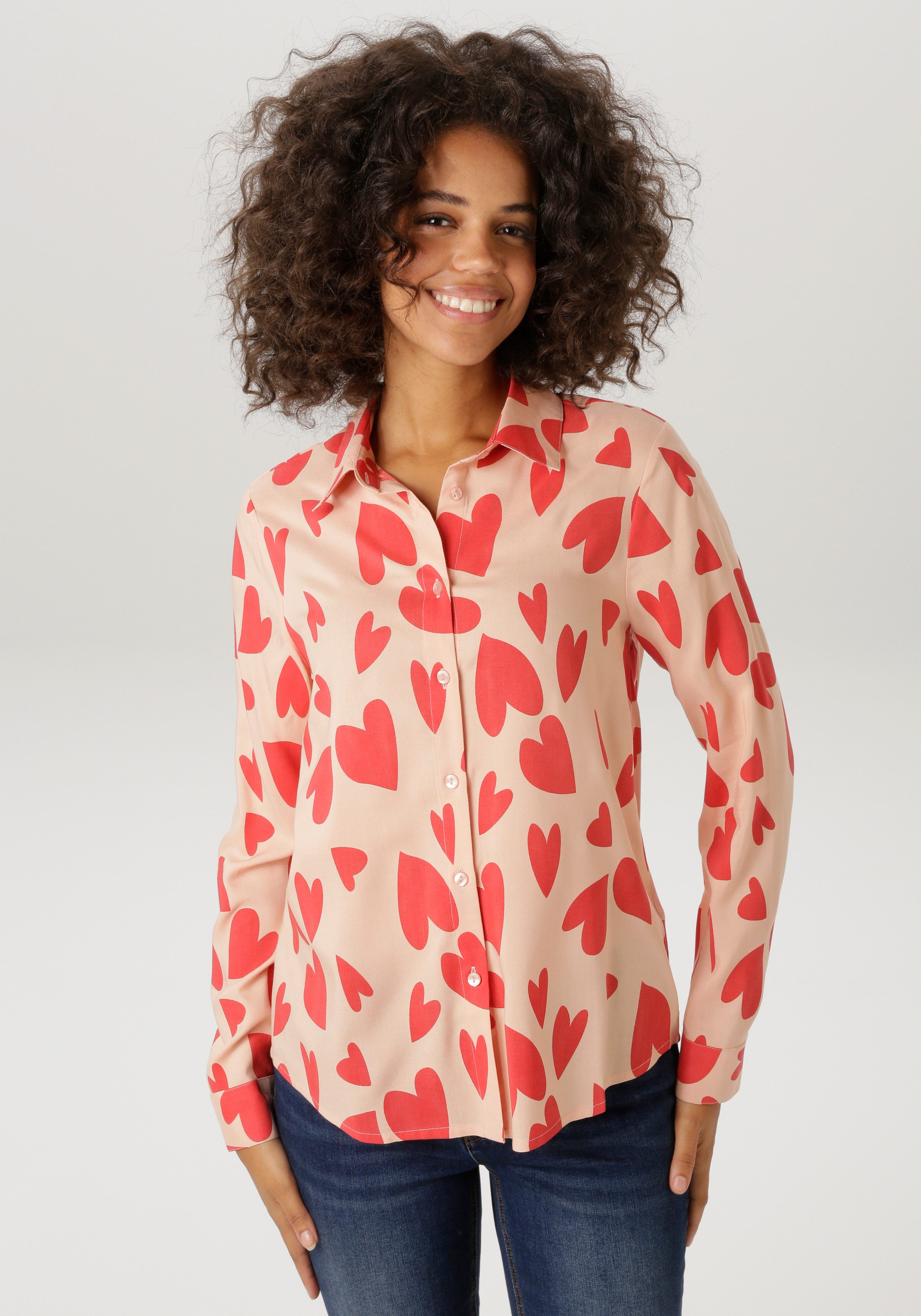 Aniston CASUAL Hemdbluse mit extravaganten Herzen bedruckt - NEUE KOLLEKTION. € 39,99, (€ 39,99 pro 1 Stk).