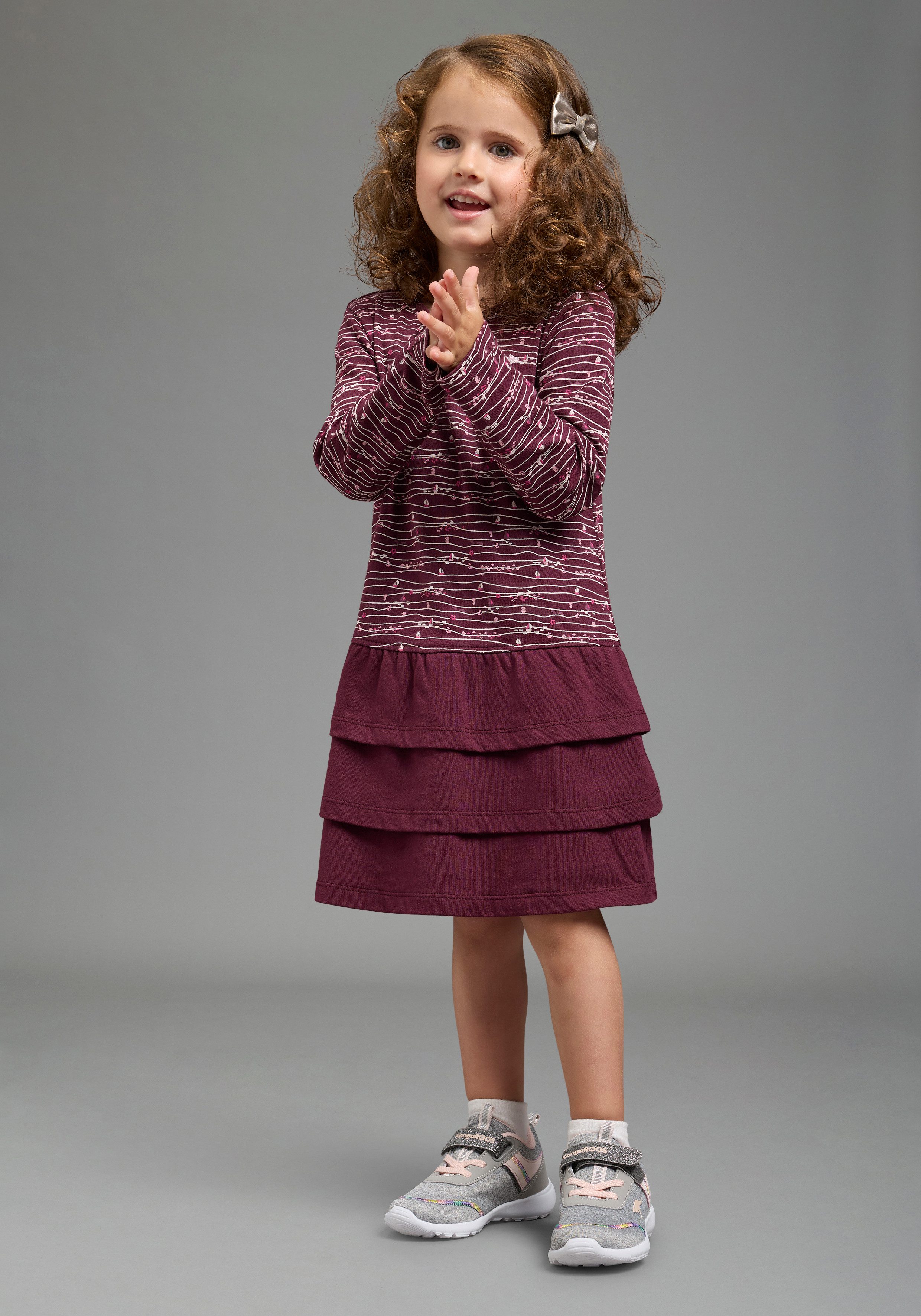 KangaROOS Jerseykleid Kleid mit Allover-Muster und Volants für kleine Mädchen Shirtkleid mit Allover-Muster, kniefrei, mit Volants