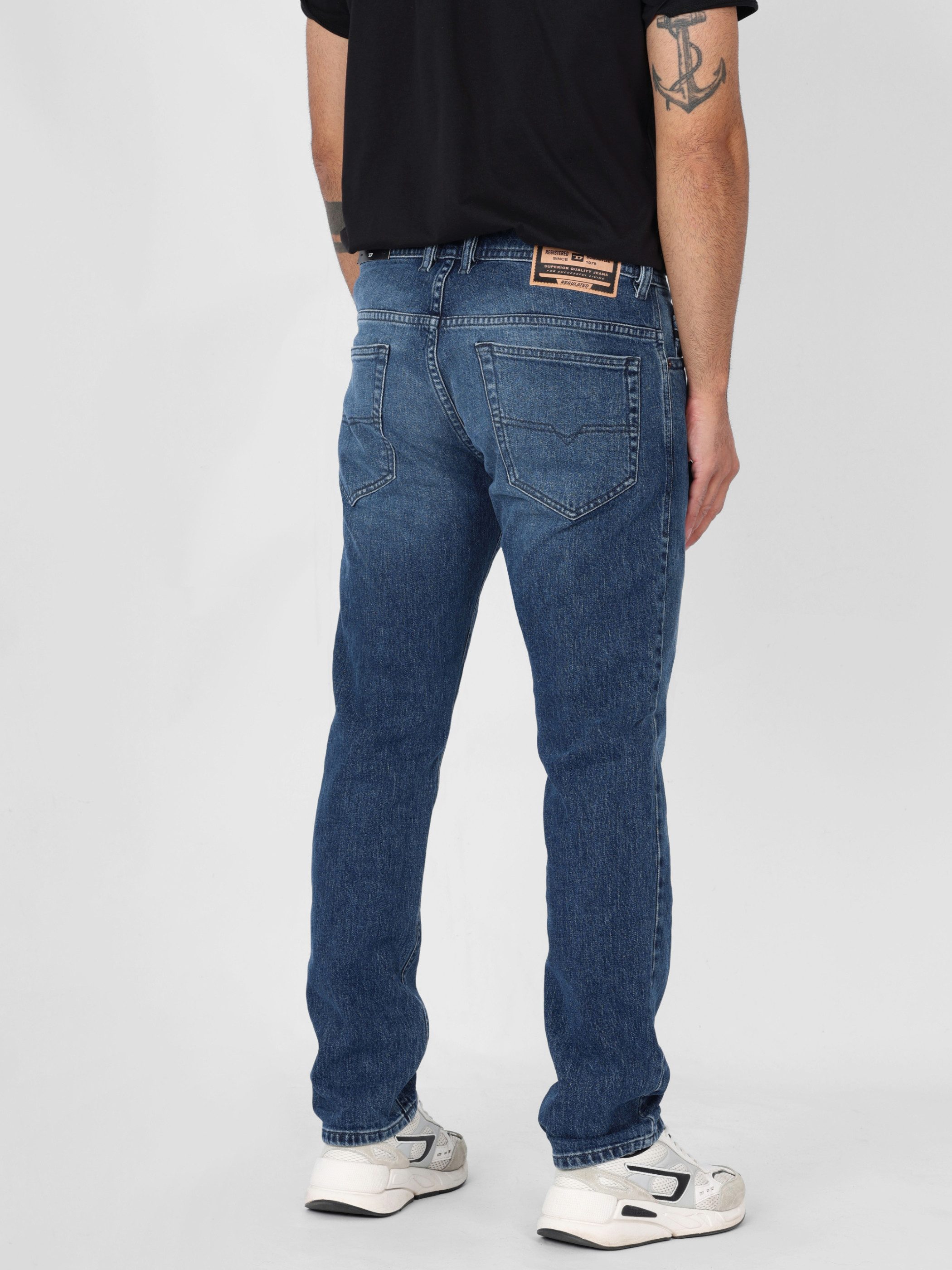 Diesel Slim-fit-Jeans THOMMER-R R07XR - Länge:32 Niedrige Leibhöhe, geringer Stretch