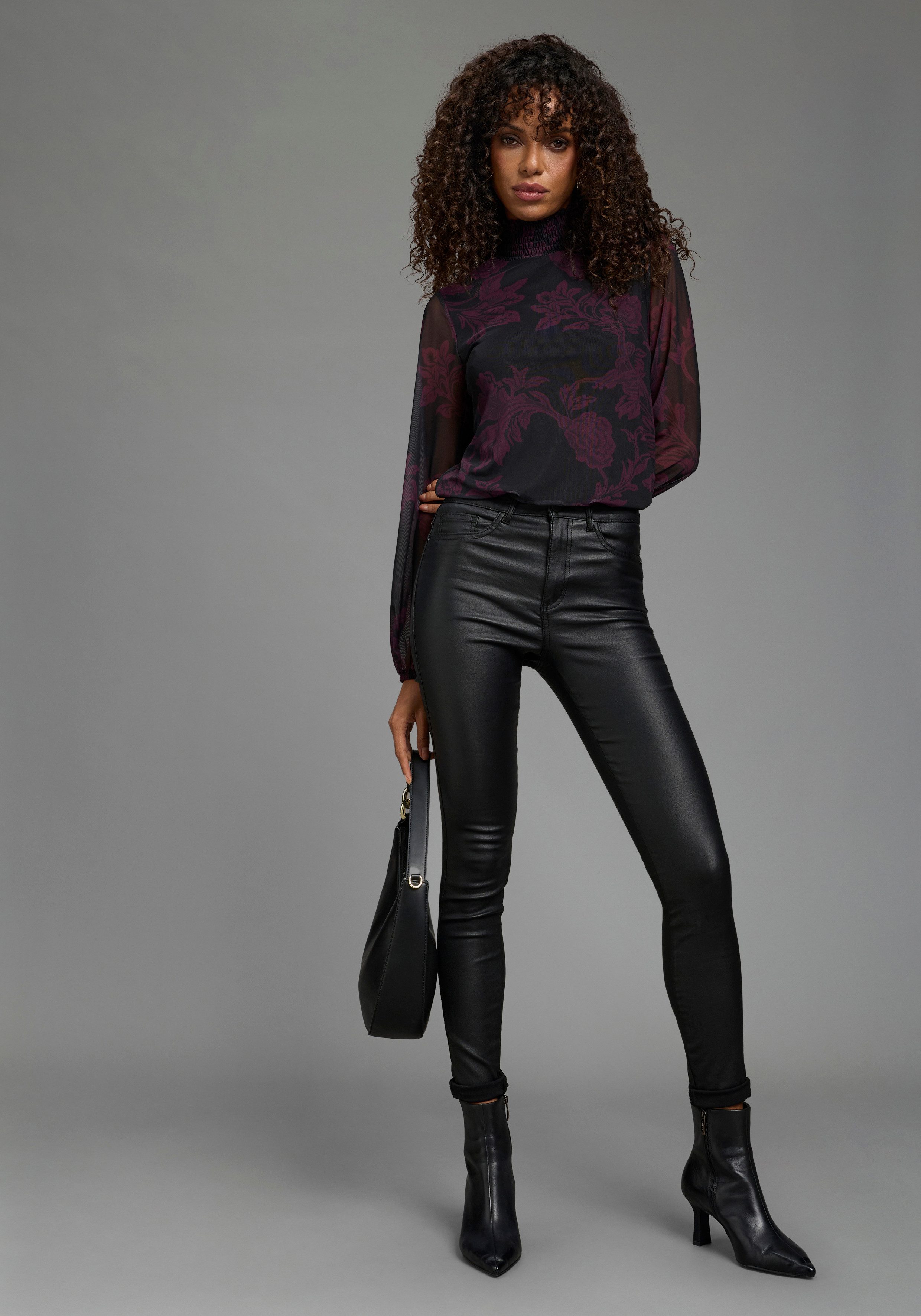 Zum Outfit 9