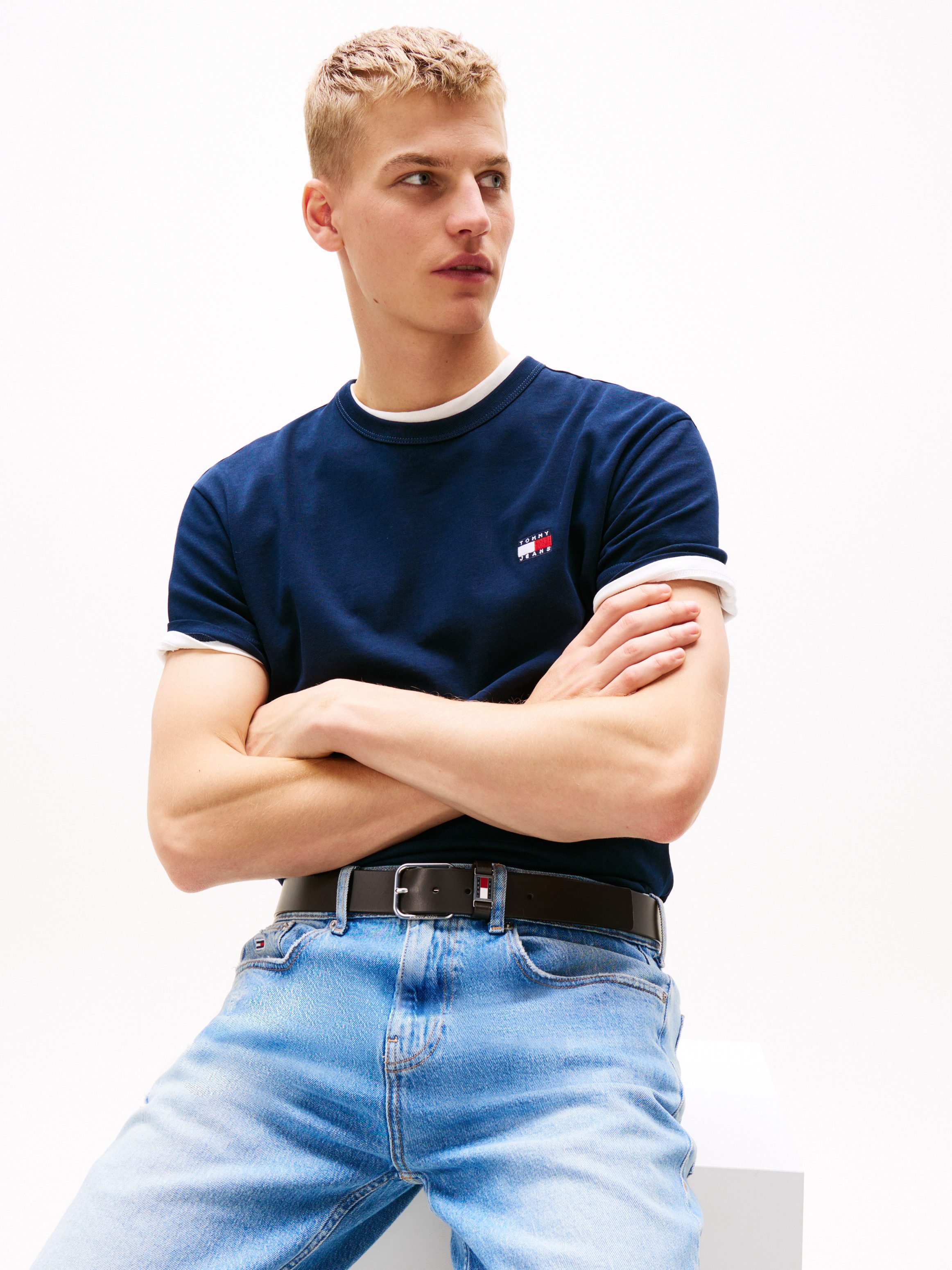 Tommy Jeans T-Shirt TJM REG BADGE TEE EXT mit Logostickerei