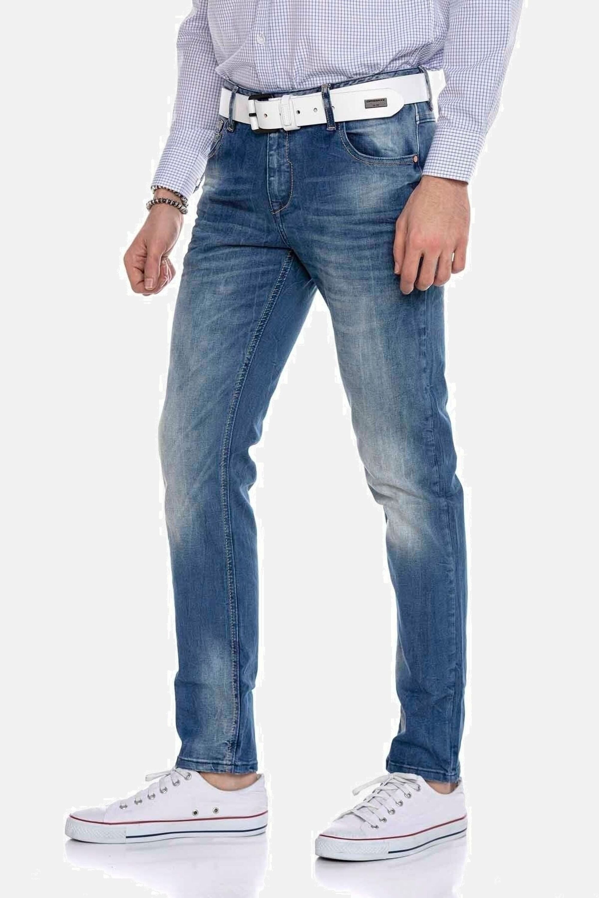 Cipo & Baxx 5-Pocket-Jeans Jeans im Straight Fit