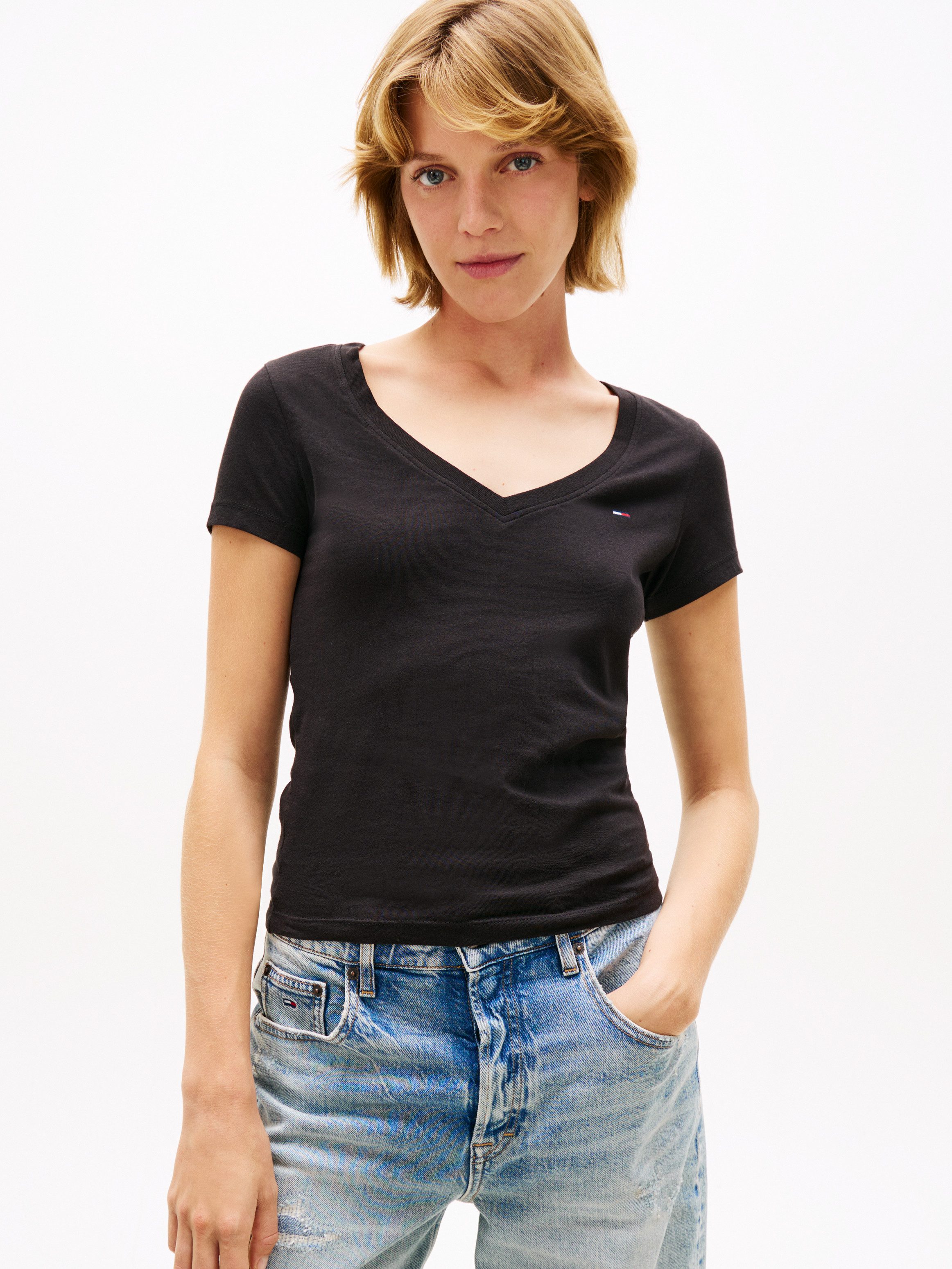 Tommy Jeans T-Shirt TJW 2PACK V-NECK TEE (Packung, 2-tlg., 2-er Pack) mit Logostickerei