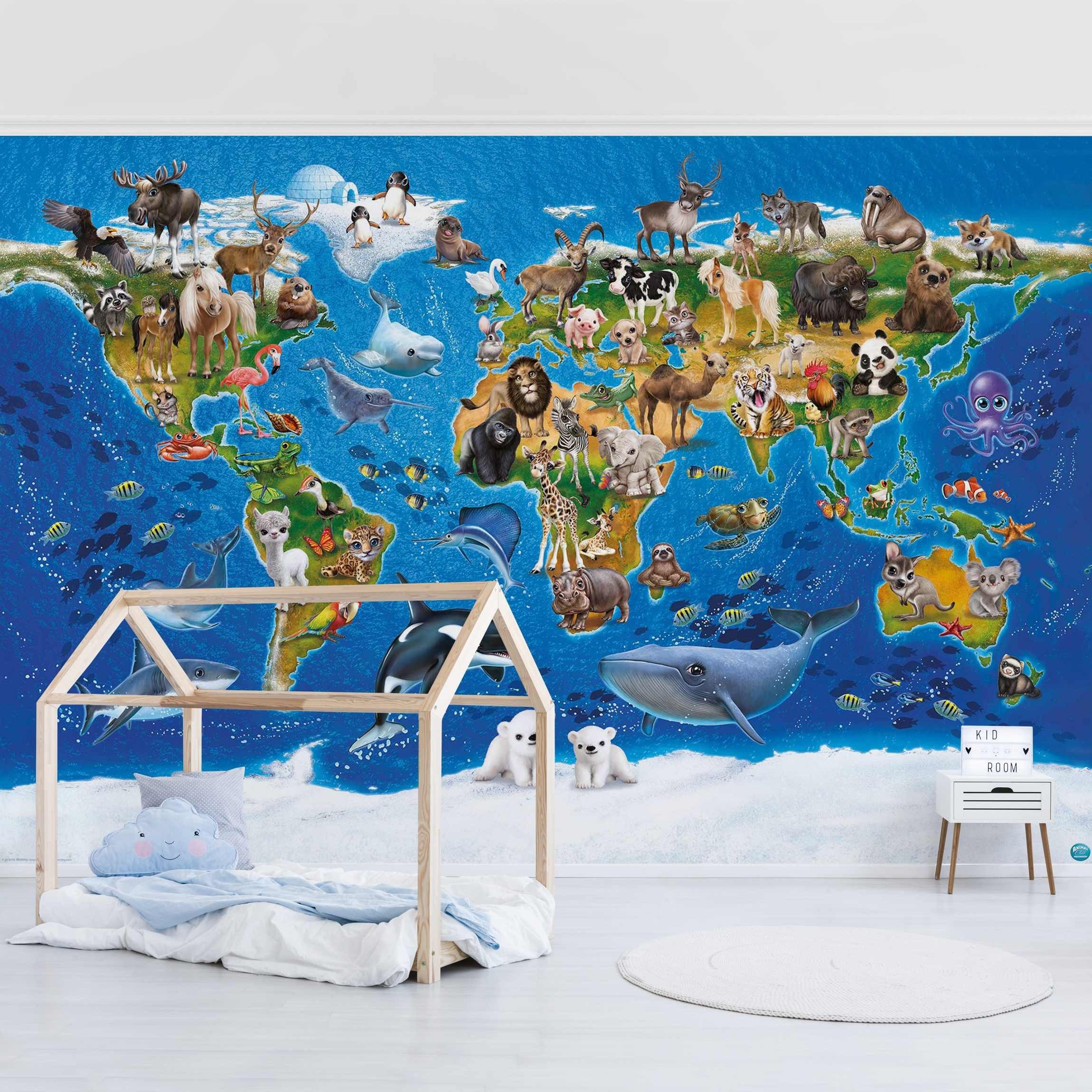 Bilderdepot24 Kindertapete Kinderzimmer Weltkarte Tiere Kinder Wanddeko Löwe, Wal, Panda, Kuh, Glatt, Matt, (Vliestapete inkl. Kleister oder selbstklebend), Mädchenzimmer Jungenzimmer Babyzimmer Bildtapete Fototapete Wandtapete