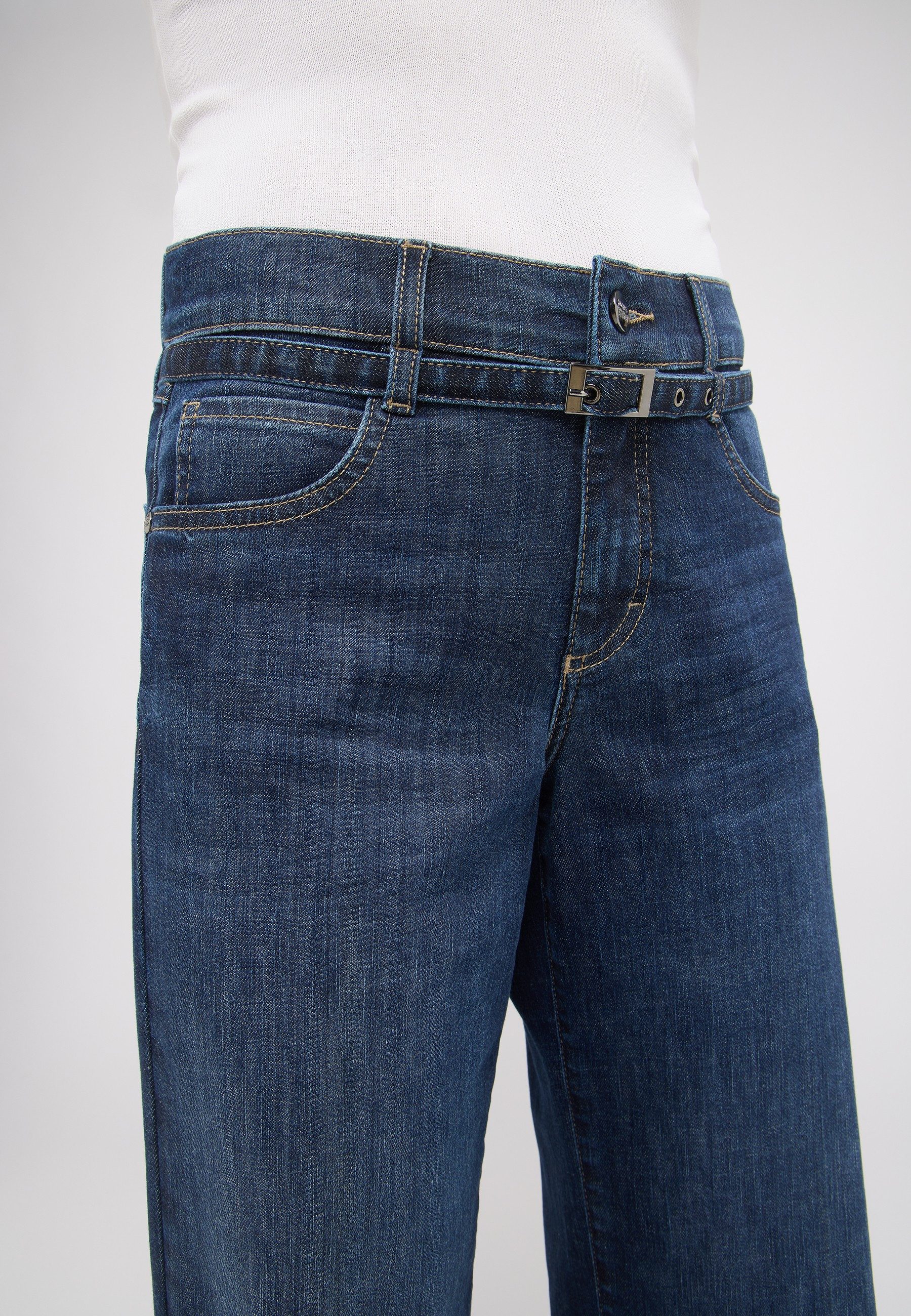 ANGELS Relax-fit-Jeans LIZ CITY weite Passform, mit integriertem Gürtel, aus Baumwollmischung