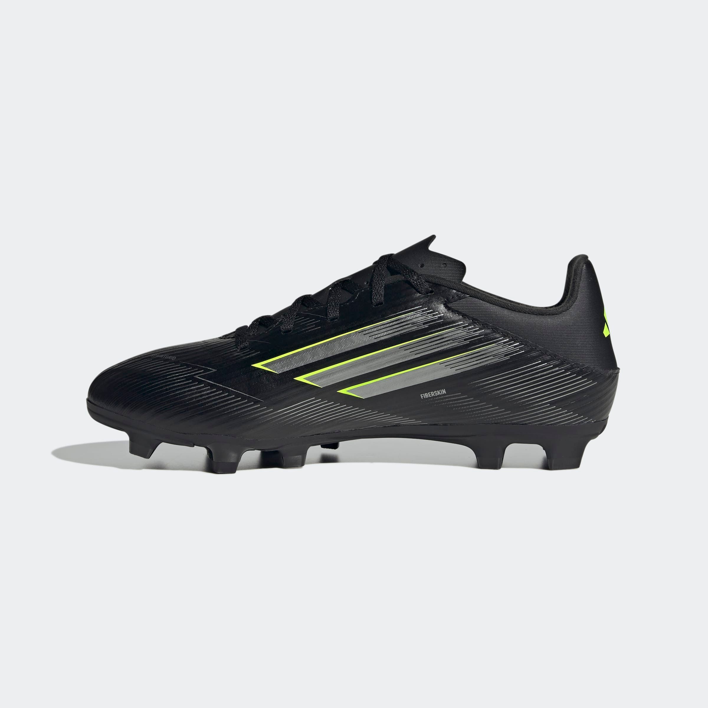 adidas Performance F50 CLUB KUNSTRASEN NEUERER GENERATION, HART- UND ASCHENPLÄTZE Fußballschuh geeignet für Rasen- und Kunstrasenplätze