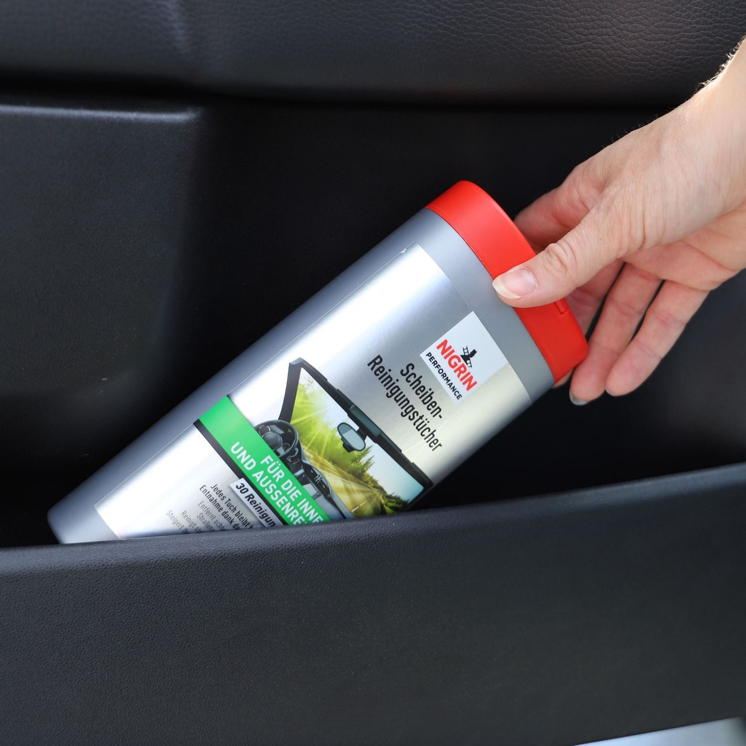 NIGRIN Performance Scheiben-Reinigungstücher 30x Auto-Reinigungsmittel (1-St. 1x Box je 30 Tücher Spender-Box Glas Schlierfrei Autoscheiben Scheinwerfer Blendfrei Sicht)