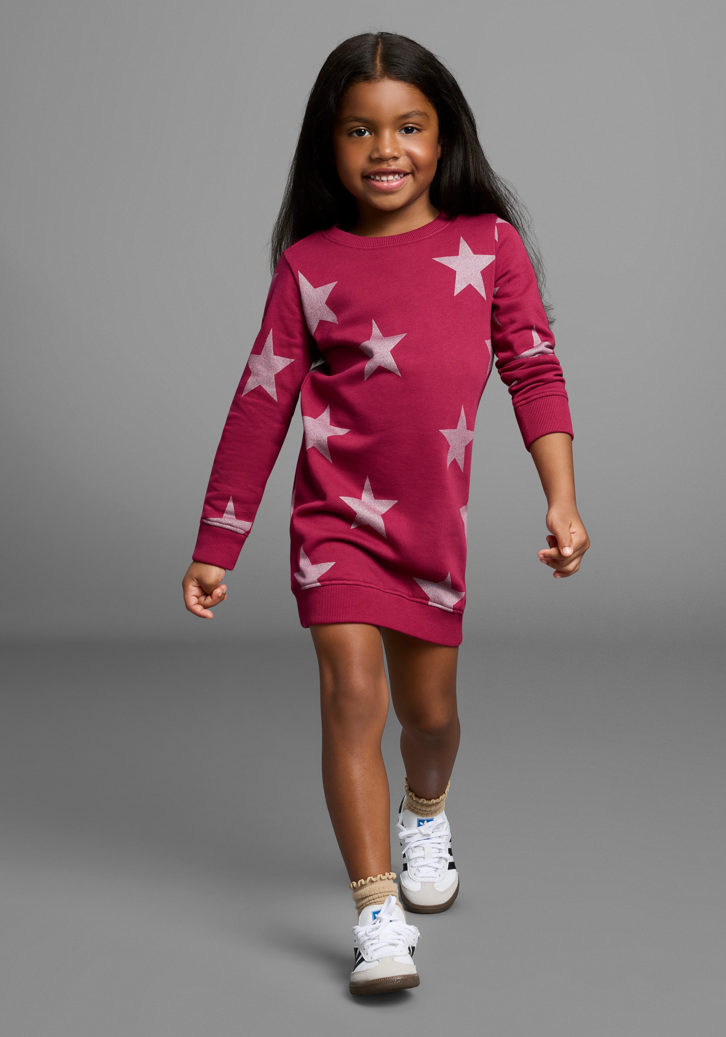 KIDSWORLD Sweatkleid Sterne-Allover Kleid für kleine Mädchen Sweatkleid mit Glitzerdruck