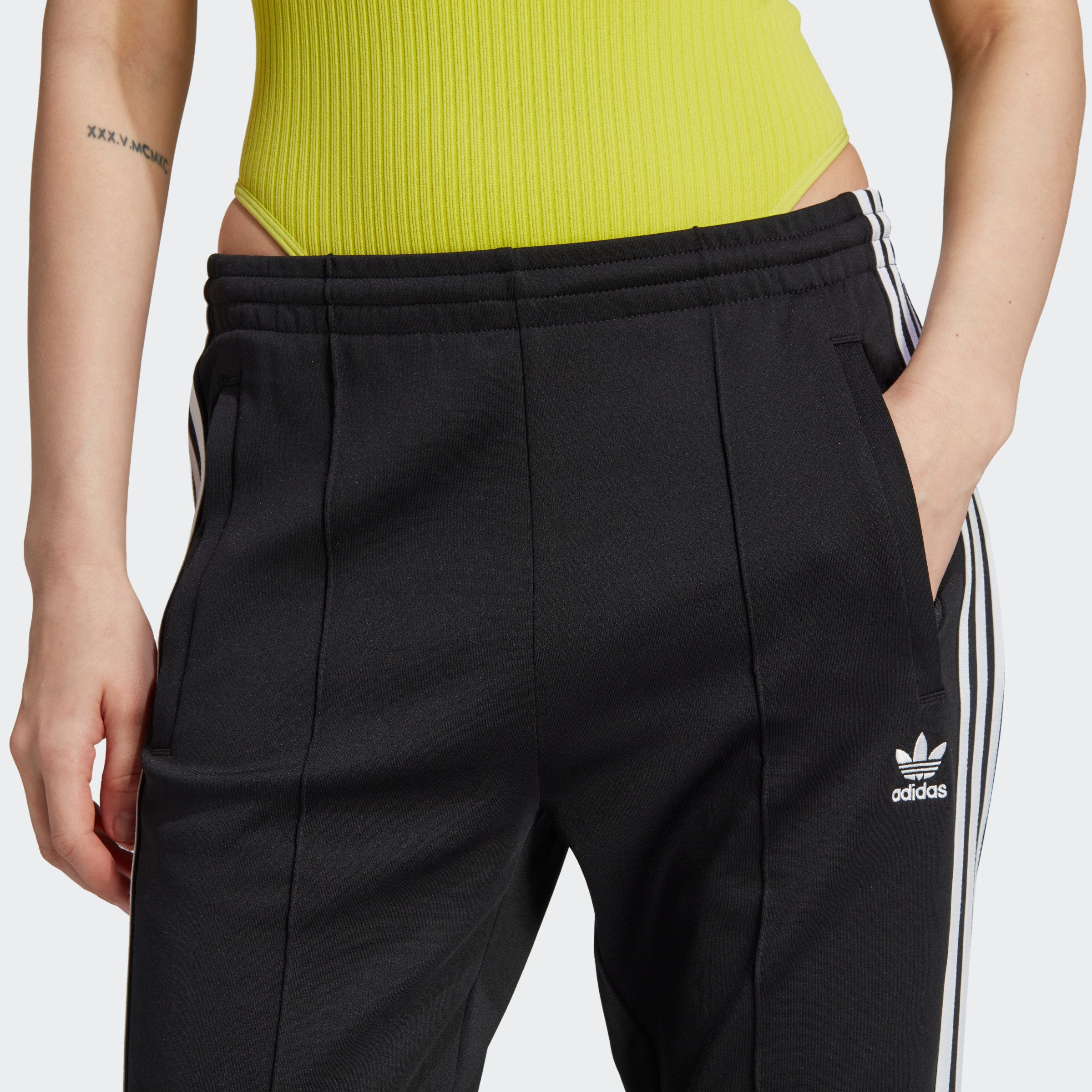 adidas Originals Sporthose SST CLASSIC TP (1-tlg) schmaler Schnitt, für sportliche Aktivitäten, mit Kordelverschluss