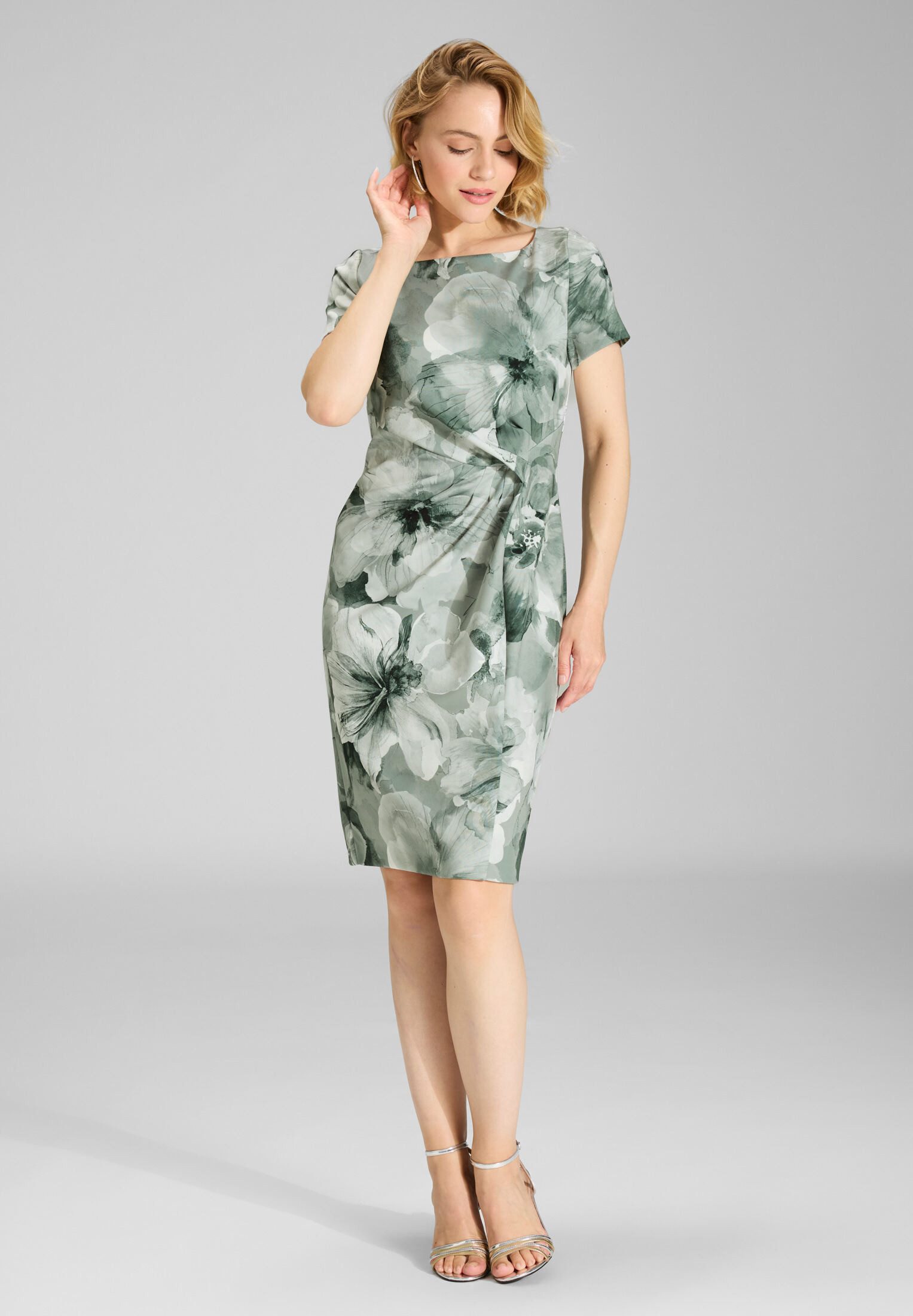 SWING Cocktailkleid - Etuikleid aus bedrucktem Scuba mit Falten Detail Figurbetonte Passform