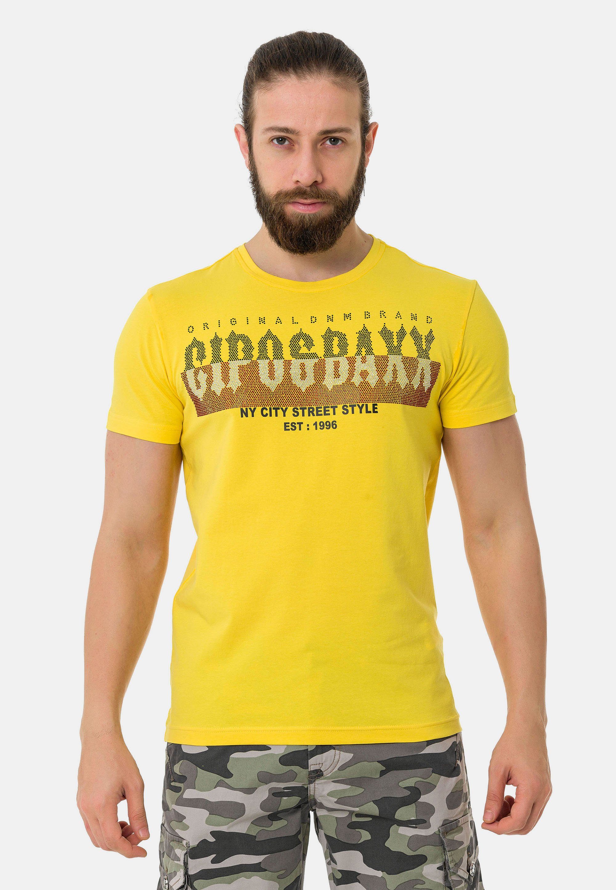 Cipo & Baxx T-Shirt mit coolem Brustprint gelb