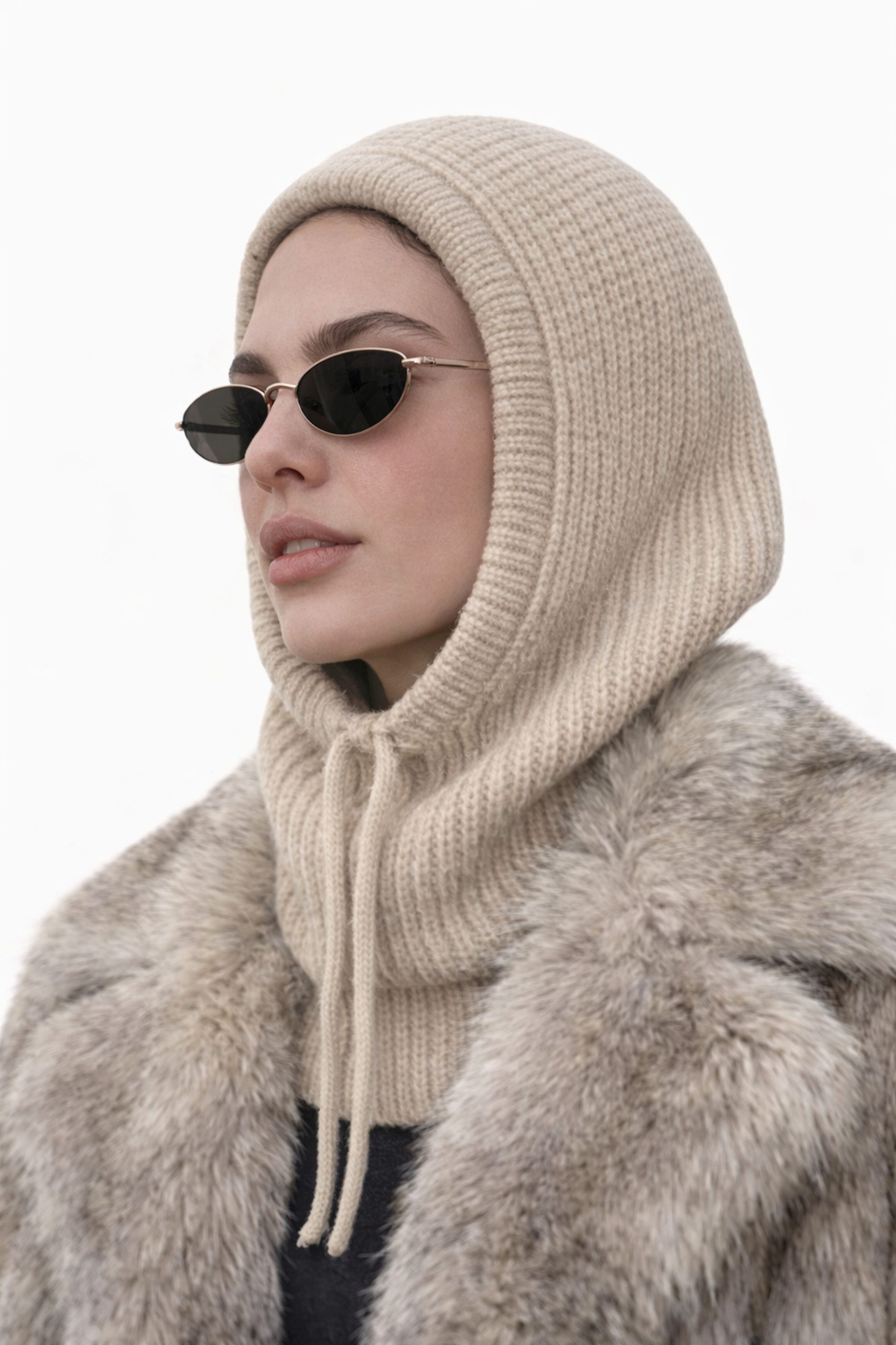 Worldclassca Strickmütze Worldclassca Balaclava Strickmütze Skull Kordelzug Winter Kapuzenschal Neue Kollektion - Stilvolle und gemütliche Strickmode für Damen