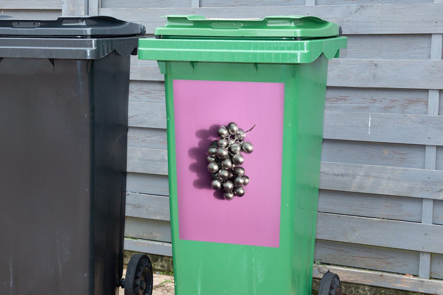 MuchoWow Wandsticker Silber gefärbte Weintrauben St), (1 Sticker, Container, Abfalbehälter Mülltonne, Mülleimer-aufkleber