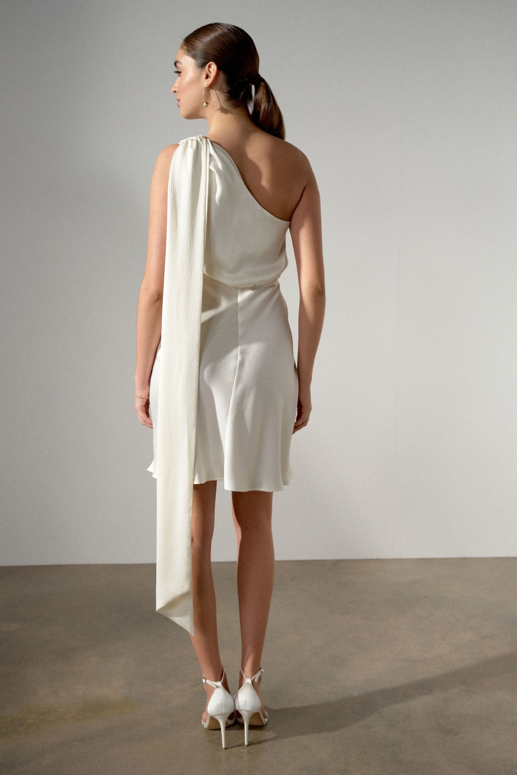 Next Satinkleid Ärmelloses Neckholder-Minikleid aus Satin (1-tlg) günstig online kaufen