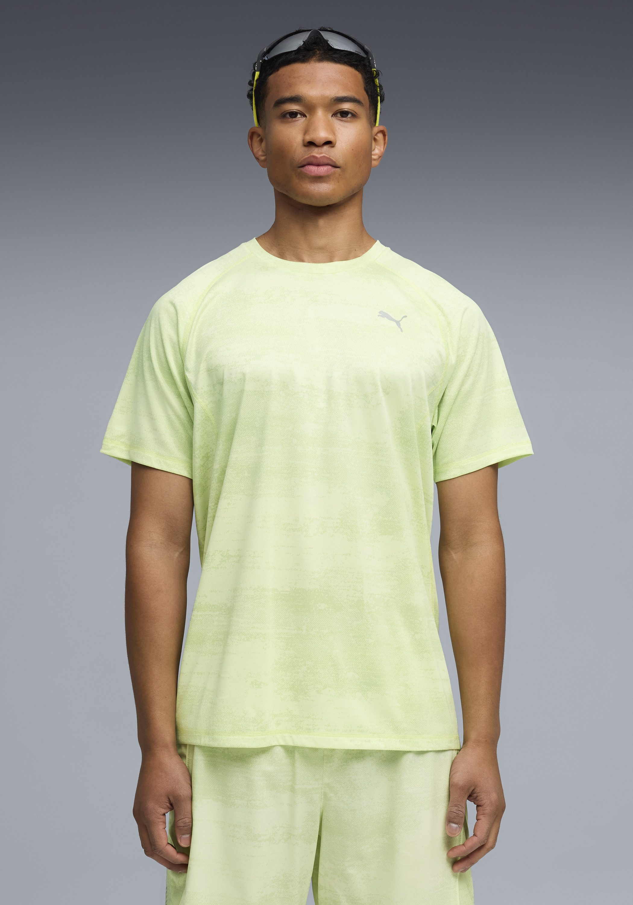 PUMA Laufshirt M RUN VELOCITY AOP TEE Slim Fit Passform, kurze Ärmel, für Training, mit Print-Applikation
