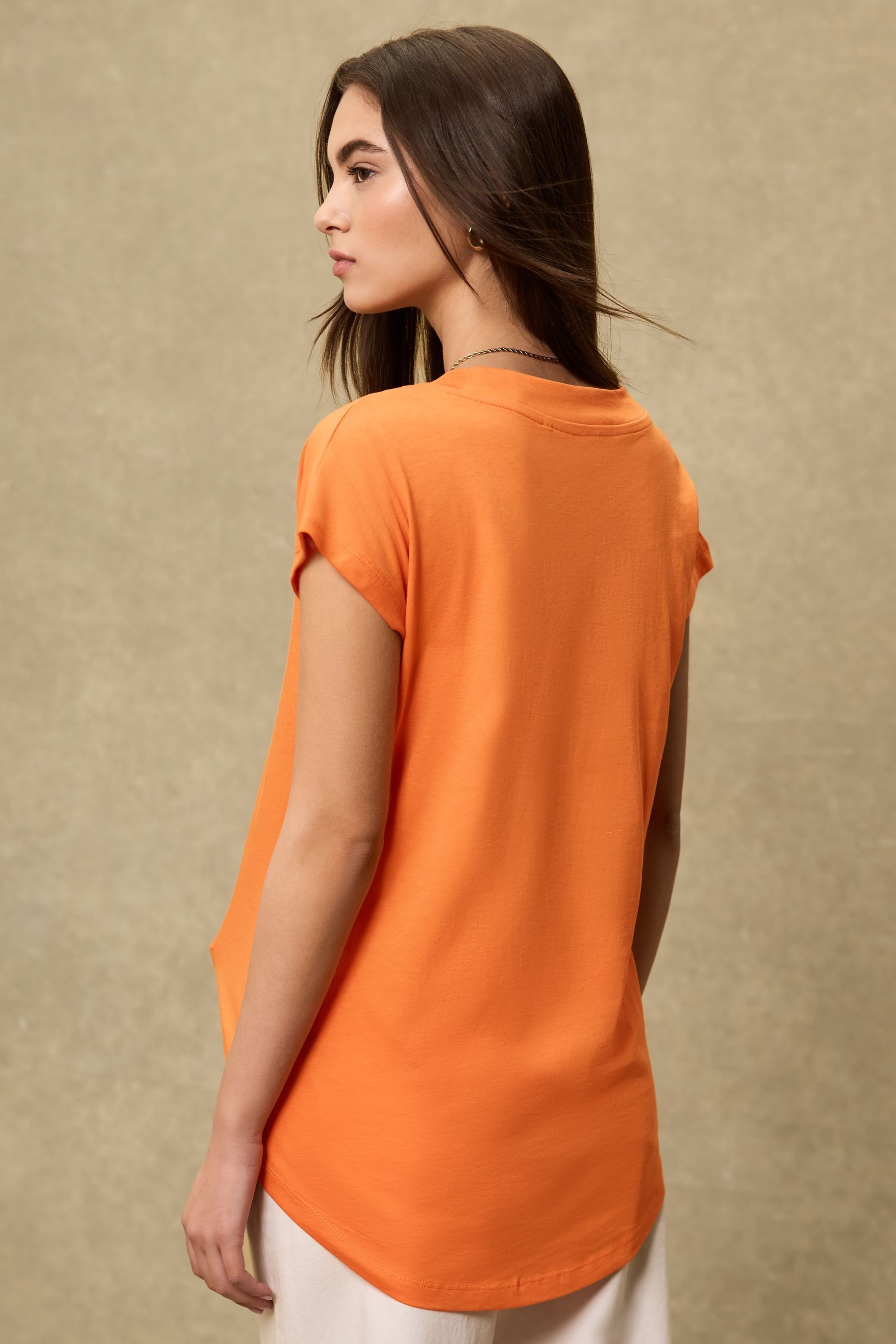 Next T-Shirt T-Shirt mit V-Ausschnitt und angesetzten Ärmeln (1-tlg) günstig online kaufen