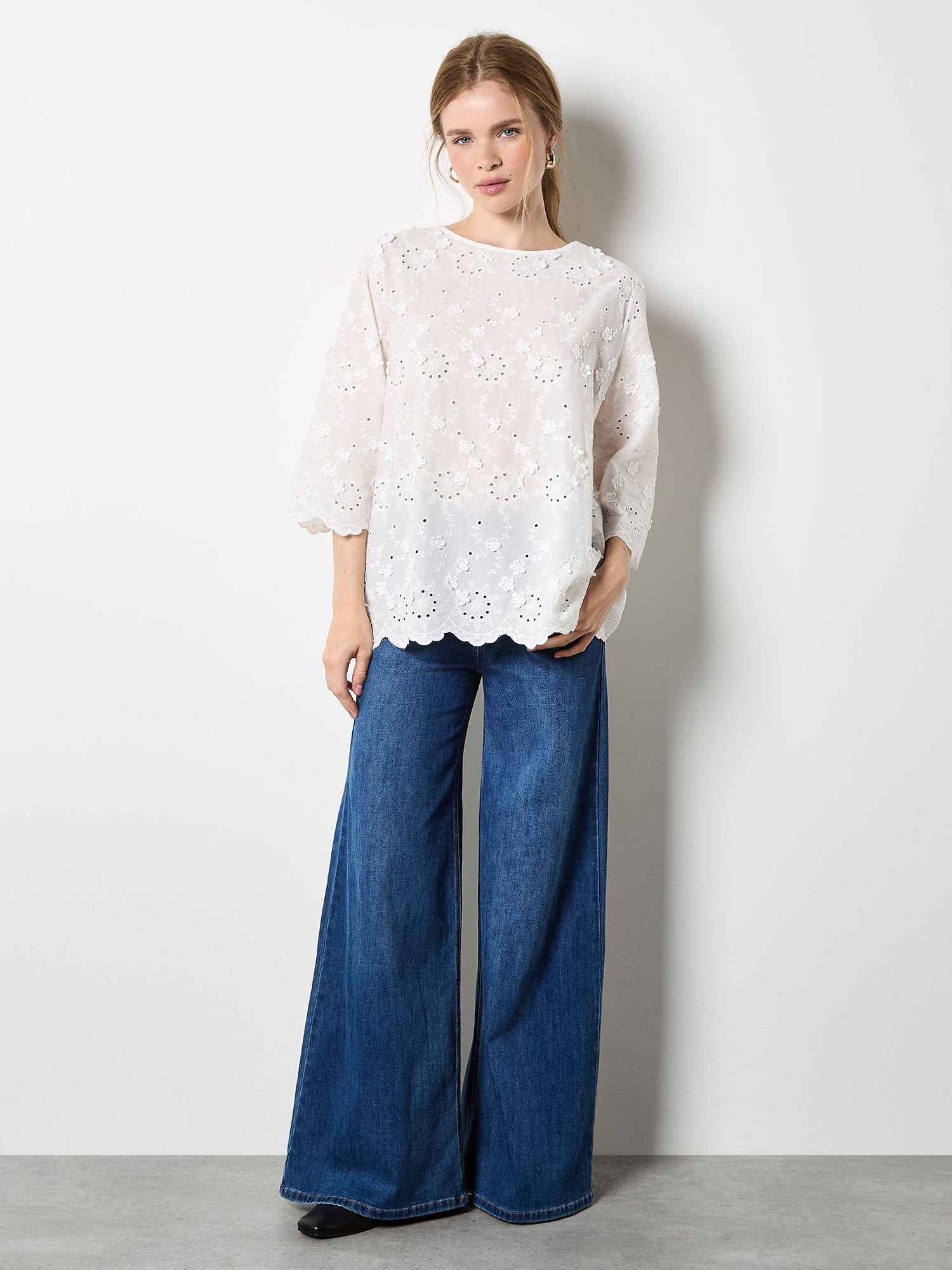 Apricot Shirtbluse Blusenshirt mit Lochstickerei und 3D Blumen