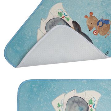 Badematte Pinguin & Maus Wanderer - Eisblau - Geschenk, Abenteurer, Badteppich, Mr. & Mrs. Panda, Höhe 1 mm, 100% Polyester, rechteckig, Saugstark