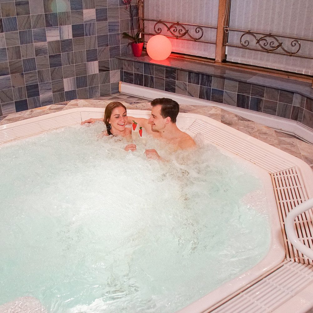 Jochen Schweizer Erlebnisgutschein Wellness für 2 Rangersdorf, Private Wellness zu zweit in Rangersdorf erleben