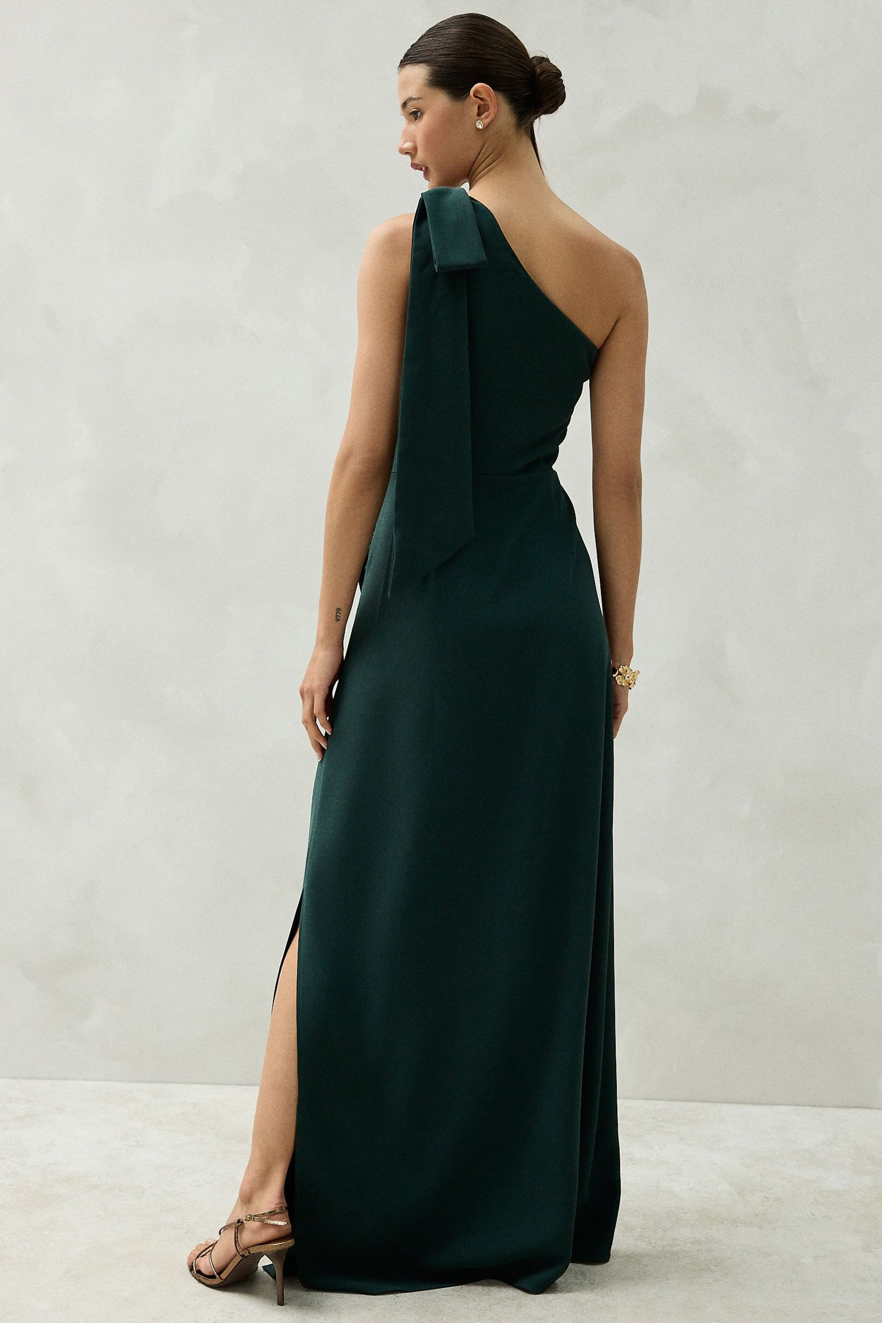 Next One-Shoulder-Kleid Brautjungfern-Maxikleid mit Schulterschleife (1-tlg)