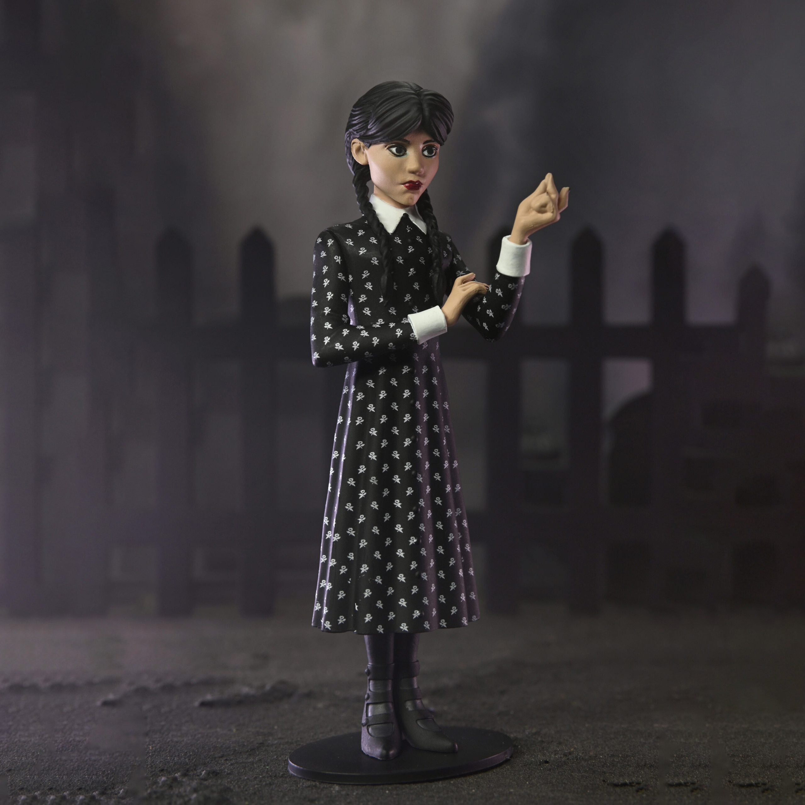 NECA Actionfigur Toony Classics 15 cm, zur Netflix Serie Wednesday